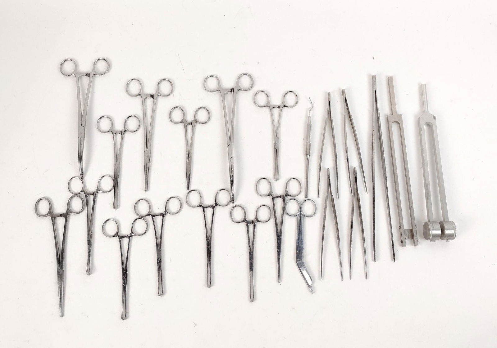 22 Stainless Steel Tools incl Hemostats (1 of 9)