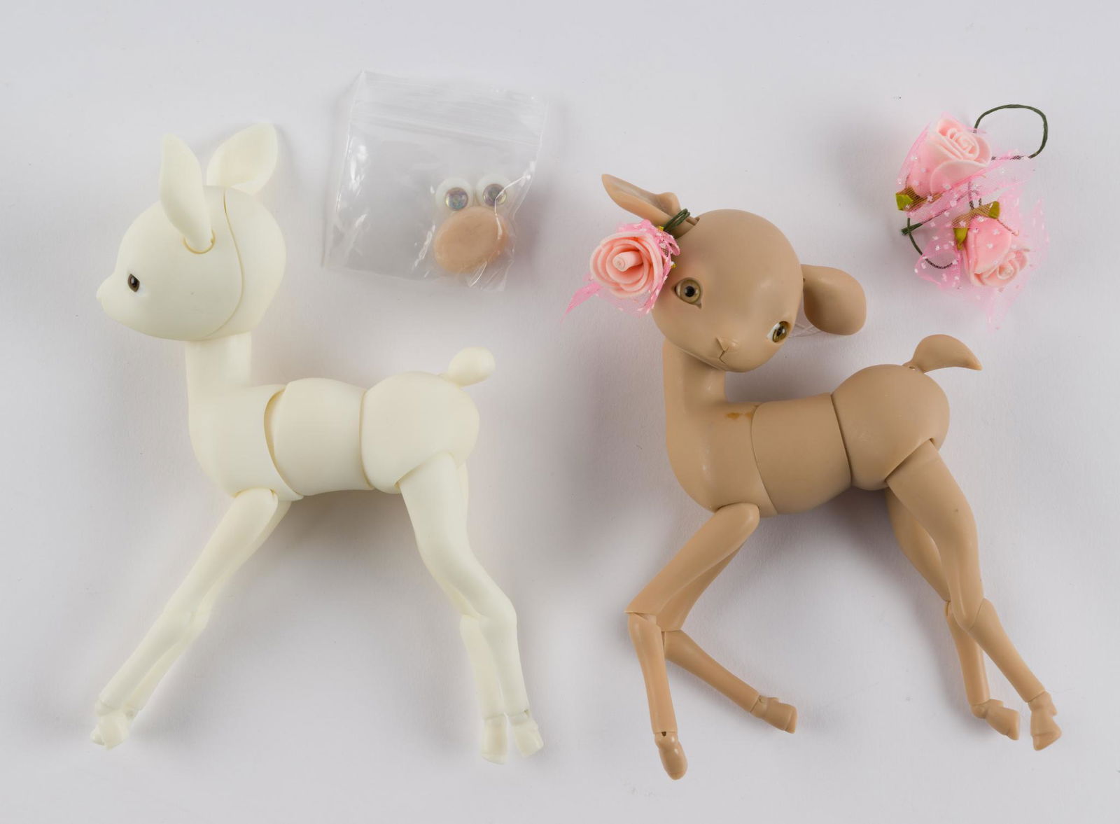 2 Nymphea Fanny Dolls (1 of 3)