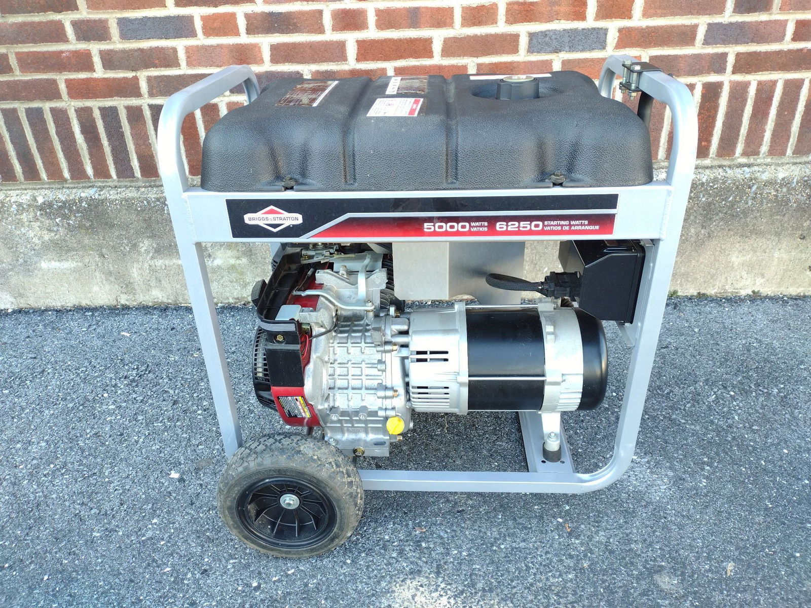 Briggs & Stratton 5,000 Watt Generator (1 of 6)