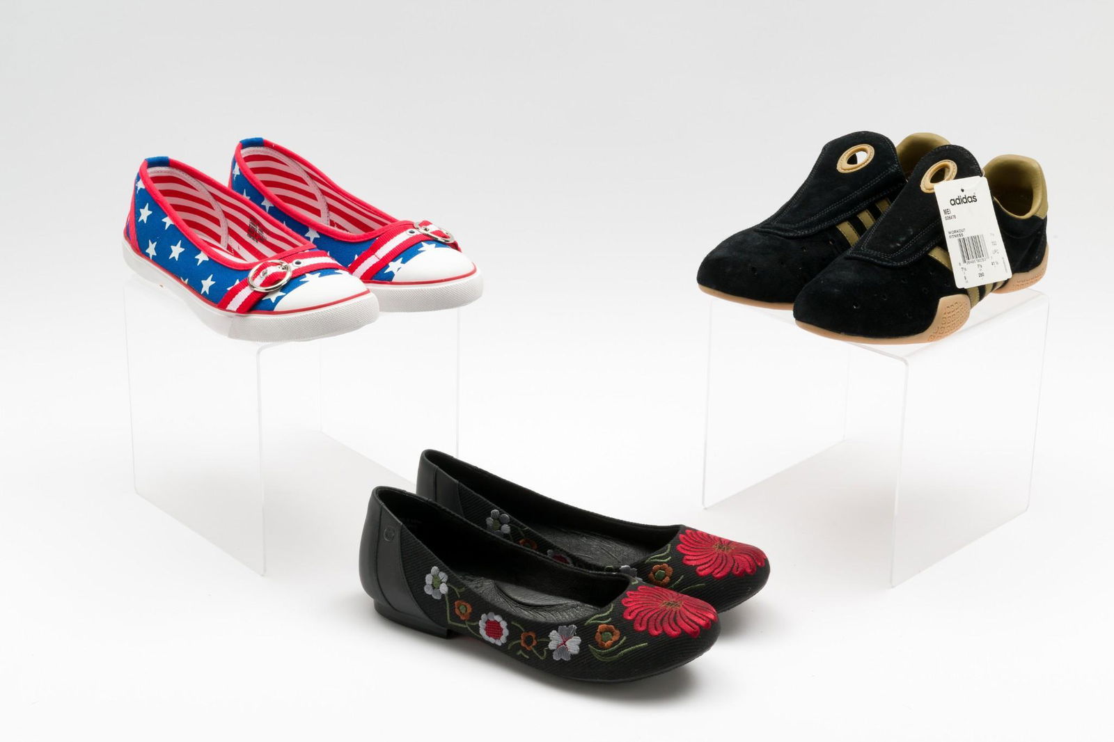 3 Pairs Ladies Casual Shoes Size 9M: Includes Catalog Favorites, Adidas, and Born. All unworn in original boxes. Boxes with shelf wear. EK/MH IMPORTANT: Before bidding, please read the terms and conditions. When you registered for the au