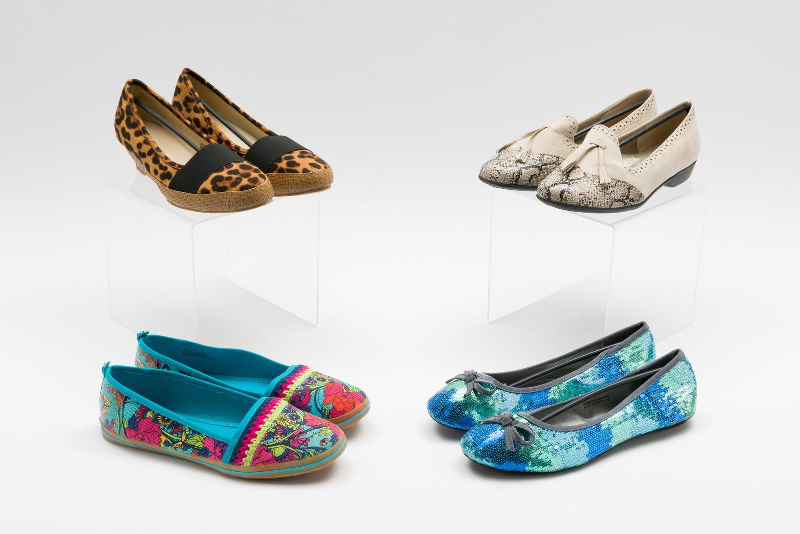 4 Pairs Ladies Casual Shoes Size 9M (1 of 10)