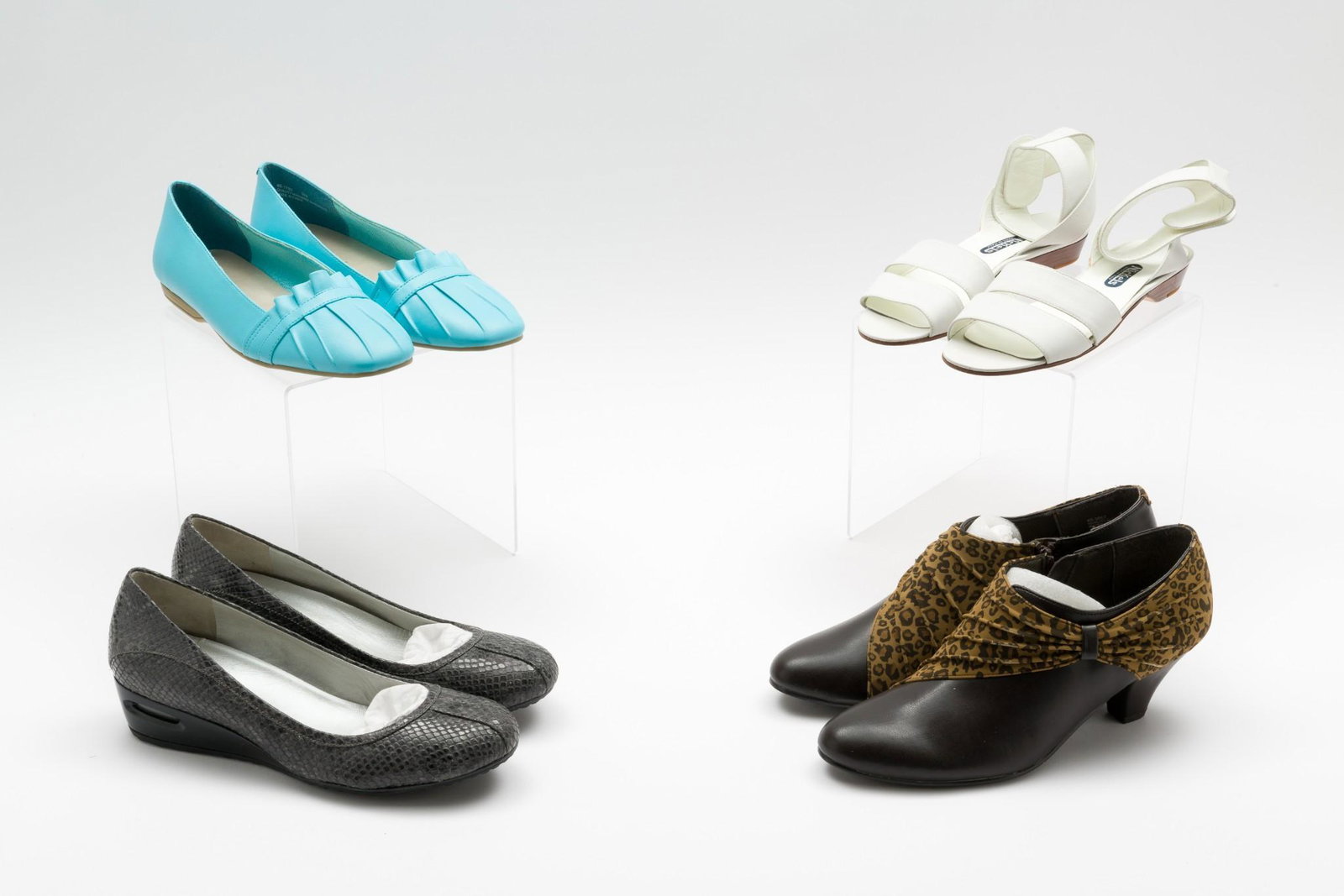 4 Pairs Ladies Shoes Size 9 Narrow (1 of 10)