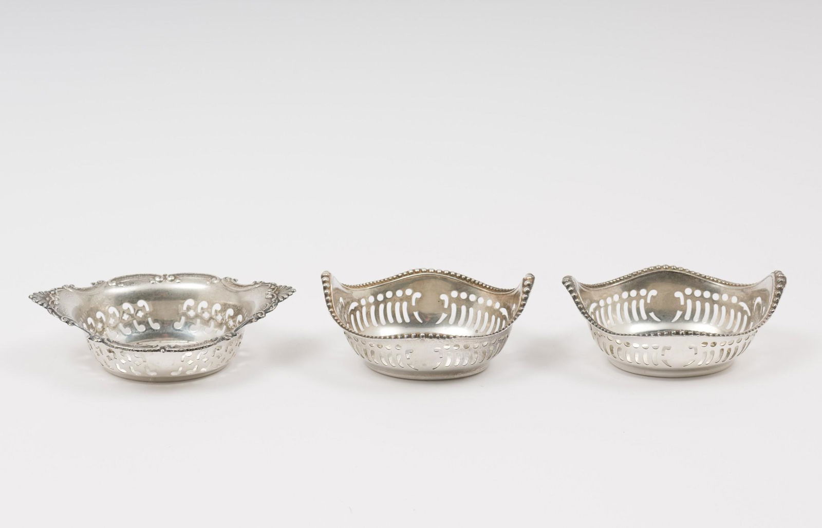 3 Gorham Mfg. Co. Sterling Nut Dishes (1 of 8)