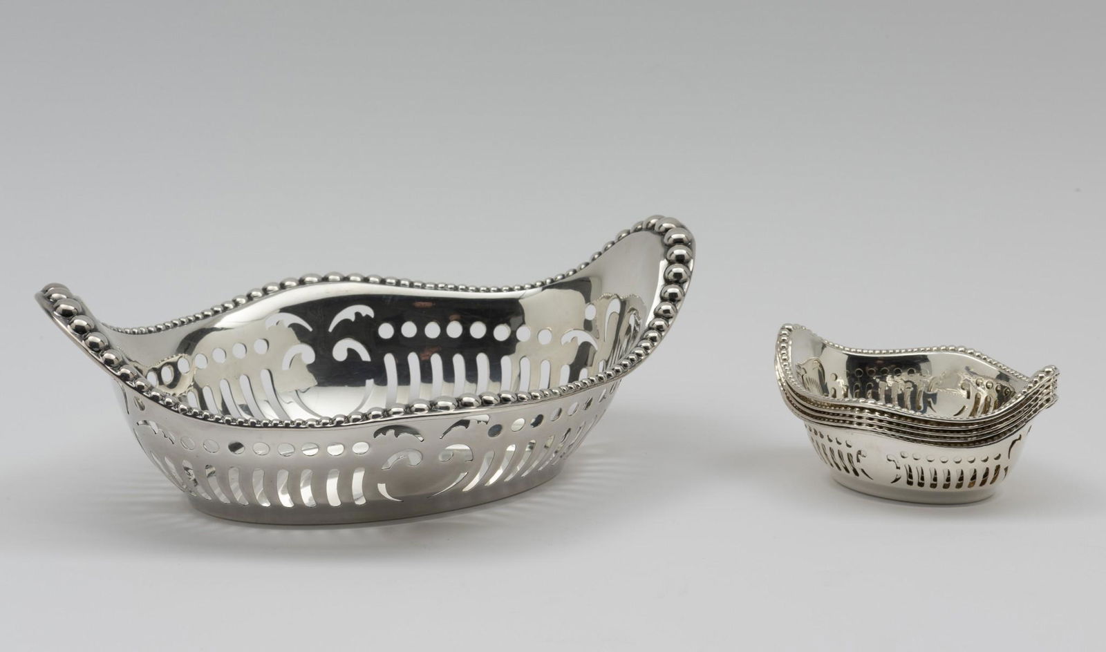 5 Pierced Sterling Gorham Bowls Incl Nut (1 of 5)