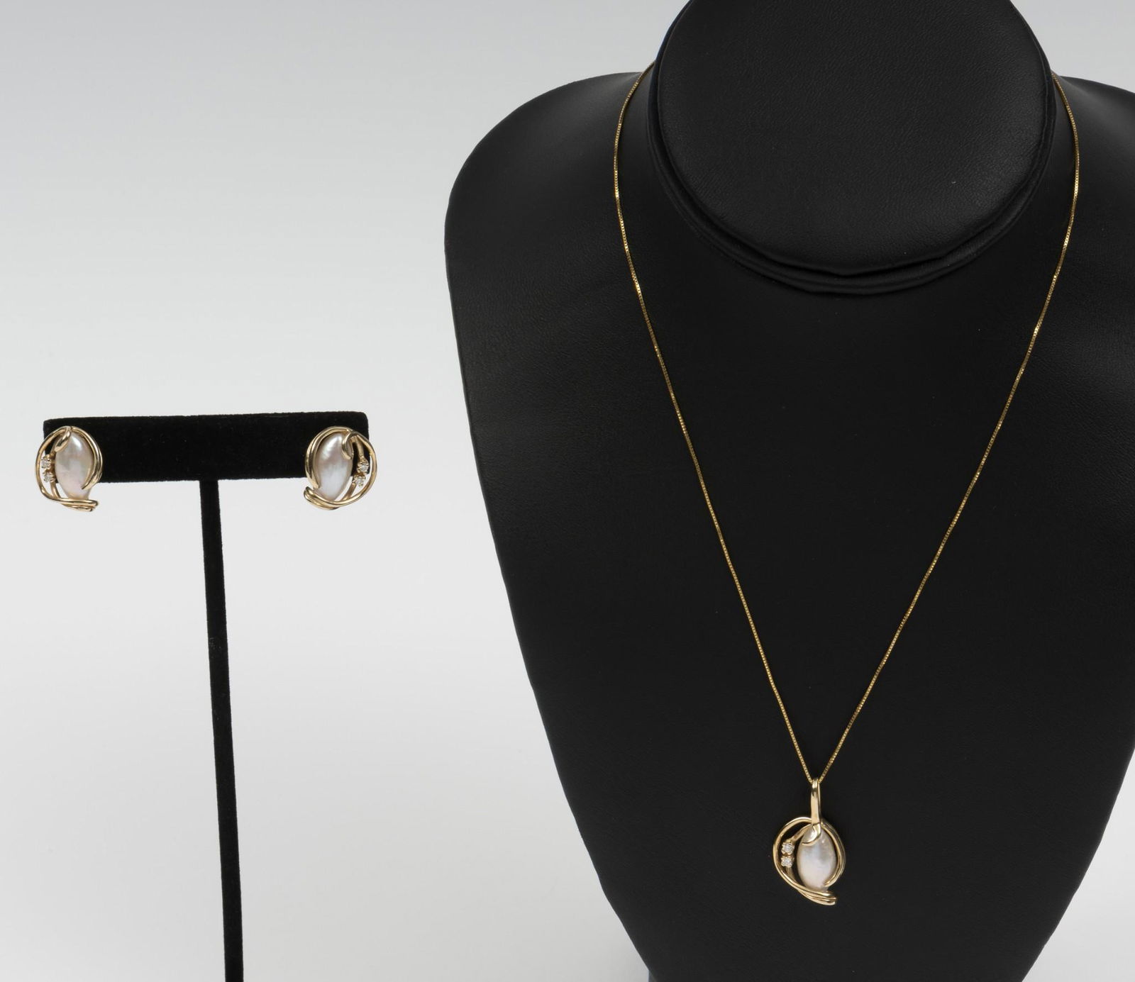 14K Gold, MOP & Diamond Earrings And Necklace (1 of 8)