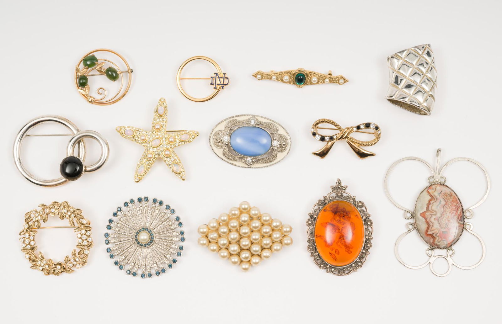 13 Costume Brooches And Pendants Incl. Vintage And Danecraft (1 of 5)
