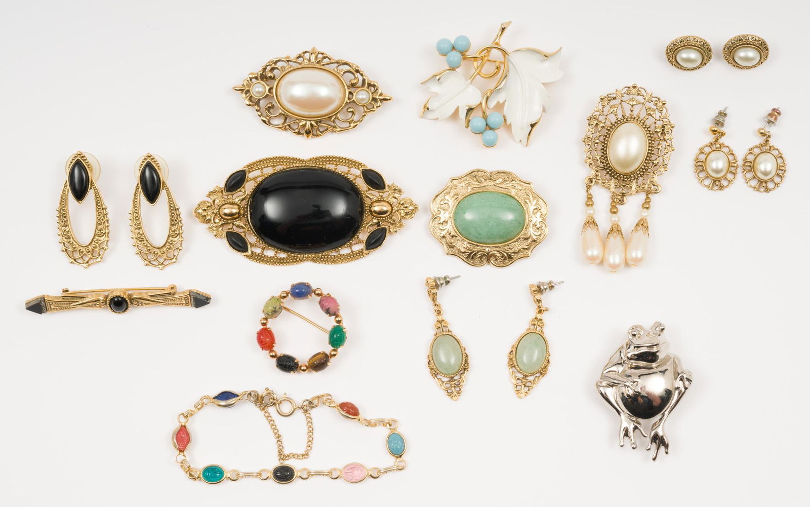 13 Costume Brooches, Earrings And Necklaces (1 of 4)