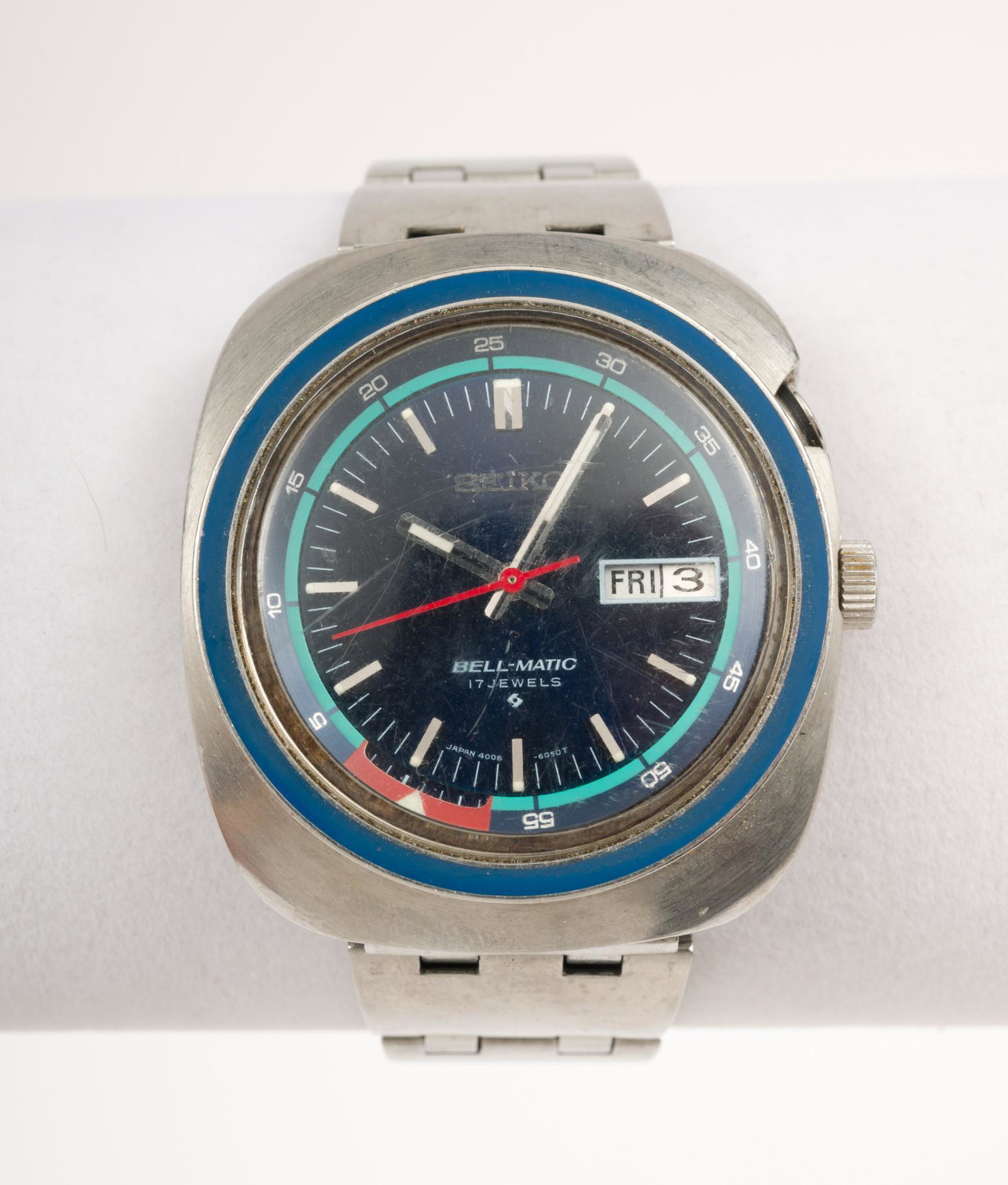 Vintage Men's Seiko Bell-Matic 17 Jewel Wristwatch: With day and date. On metal band. Runs. Includes booklet. 2-3/4" lug to lug. Wear and scratches to crystal. DP. IMPORTANT: Before bidding, please read the terms and conditions. When you registered for