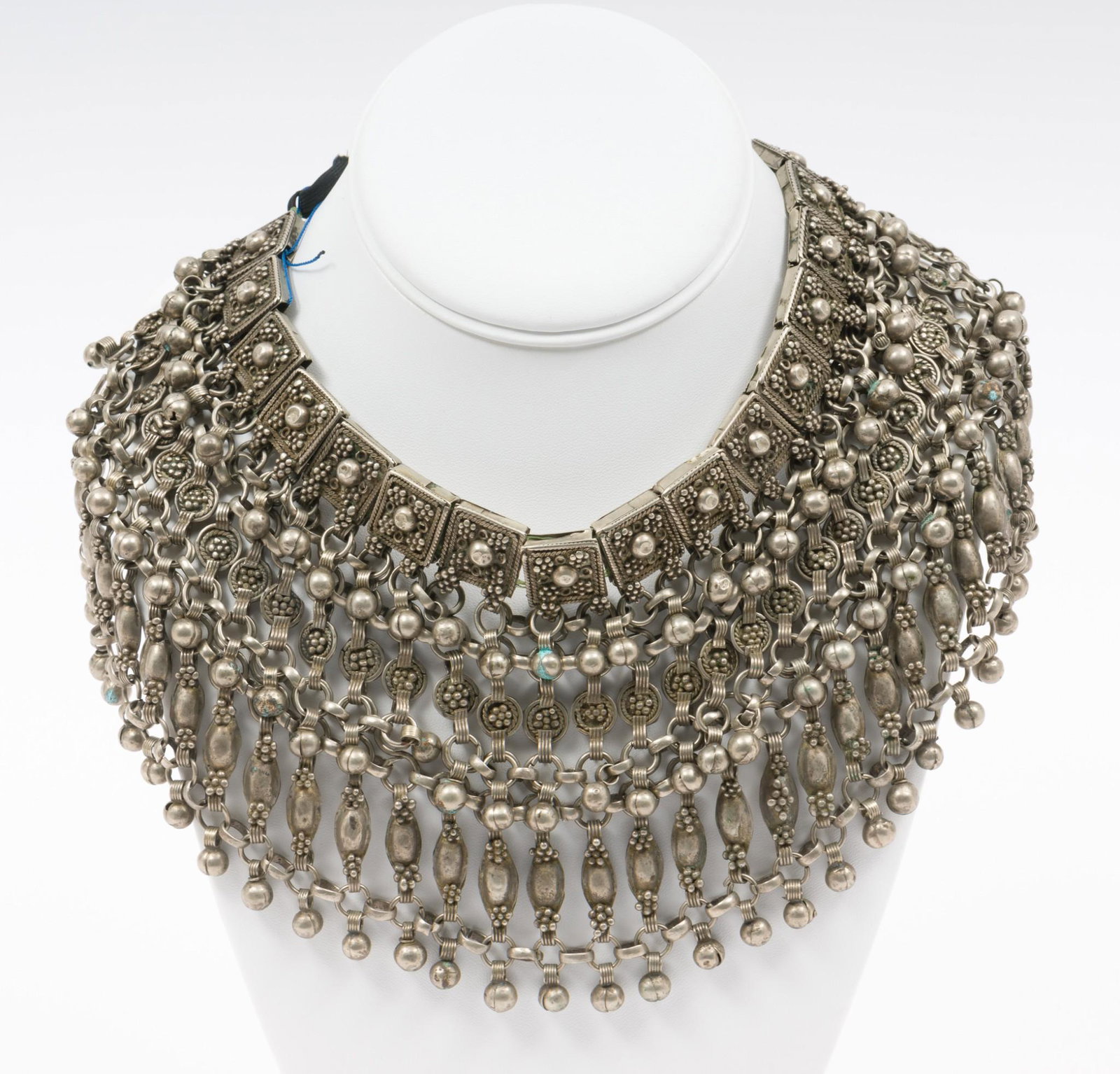 20th Century Yemini Collar Necklace: 11" long and 4" wide. AJ/MH IMPORTANT: Before bidding, please read the terms and conditions. When you registered for the auction you agreed to these terms and will be required to comply with them.