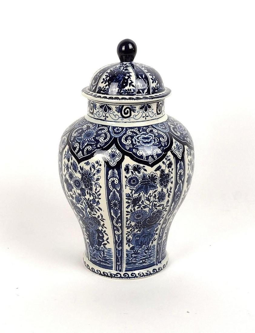 Delfts Ginger Jar (1 of 2)