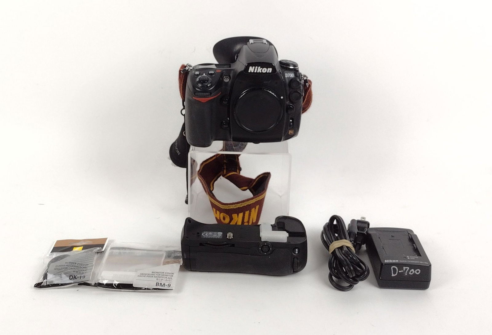 Nikon D700 Camera & Multipower Battery Pack (1 of 8)