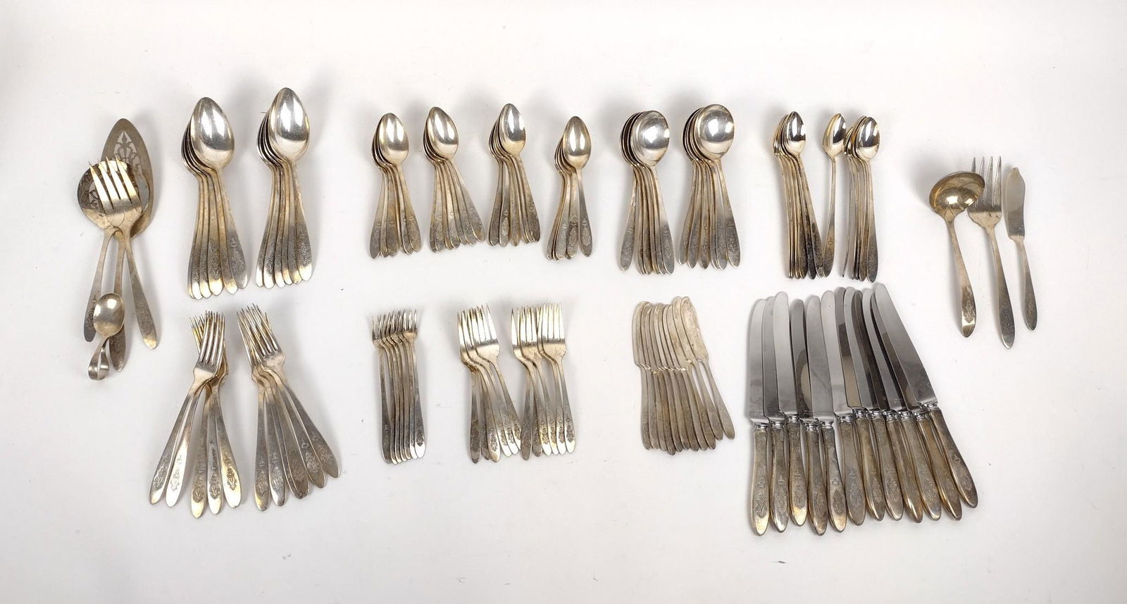 121 Pcs Community Plate Flatware (1 of 3)