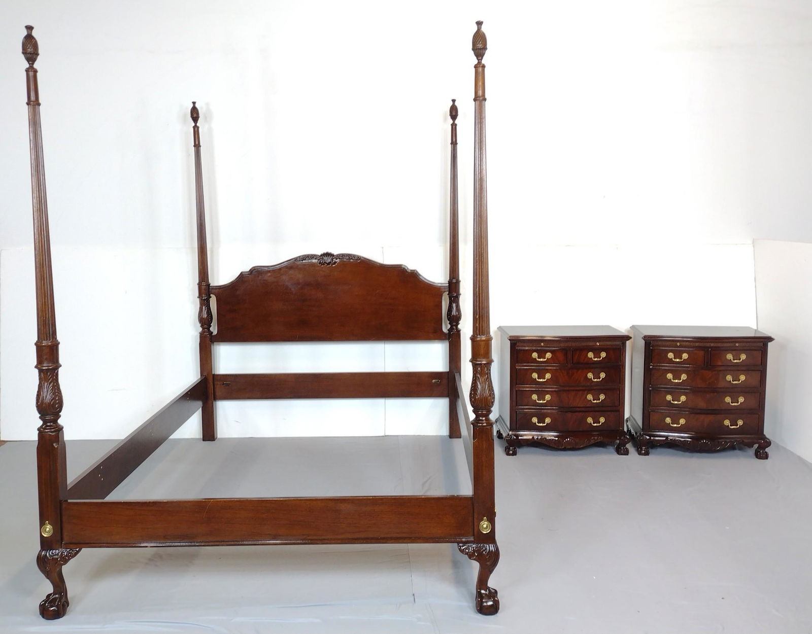 Drexel Heritage Heirloom Bed & Night Stands (1 of 12)