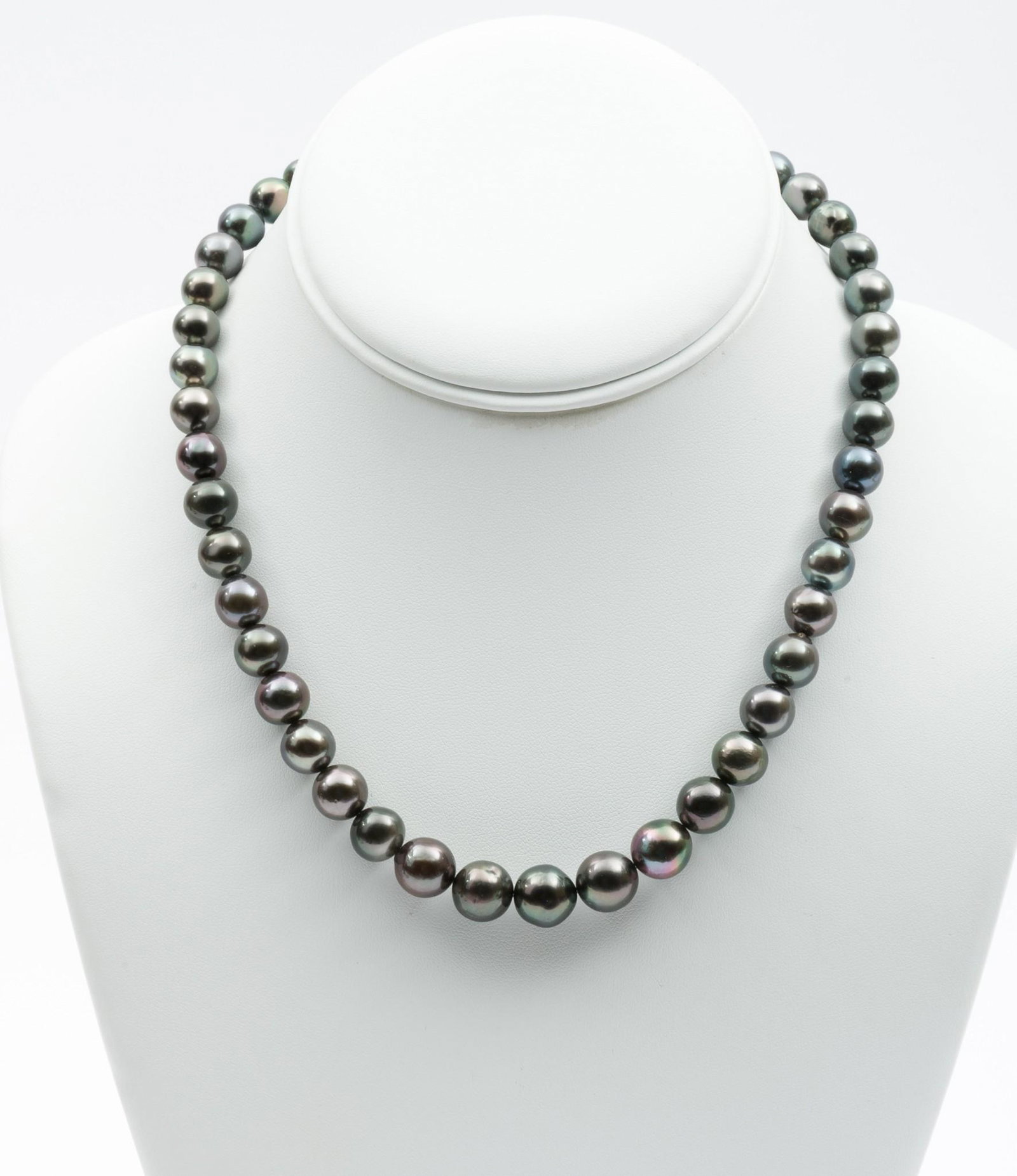 Tahitian Pearl Necklace: DESCRIPTION: Graduated Tahitian pearl necklace. MEASUREMENTS: Pearls 7.9mm to 10.9mm each. 16" long. CONDITION: EK IMPORTANT: Before bidding, please read the terms and conditions. When you registered 