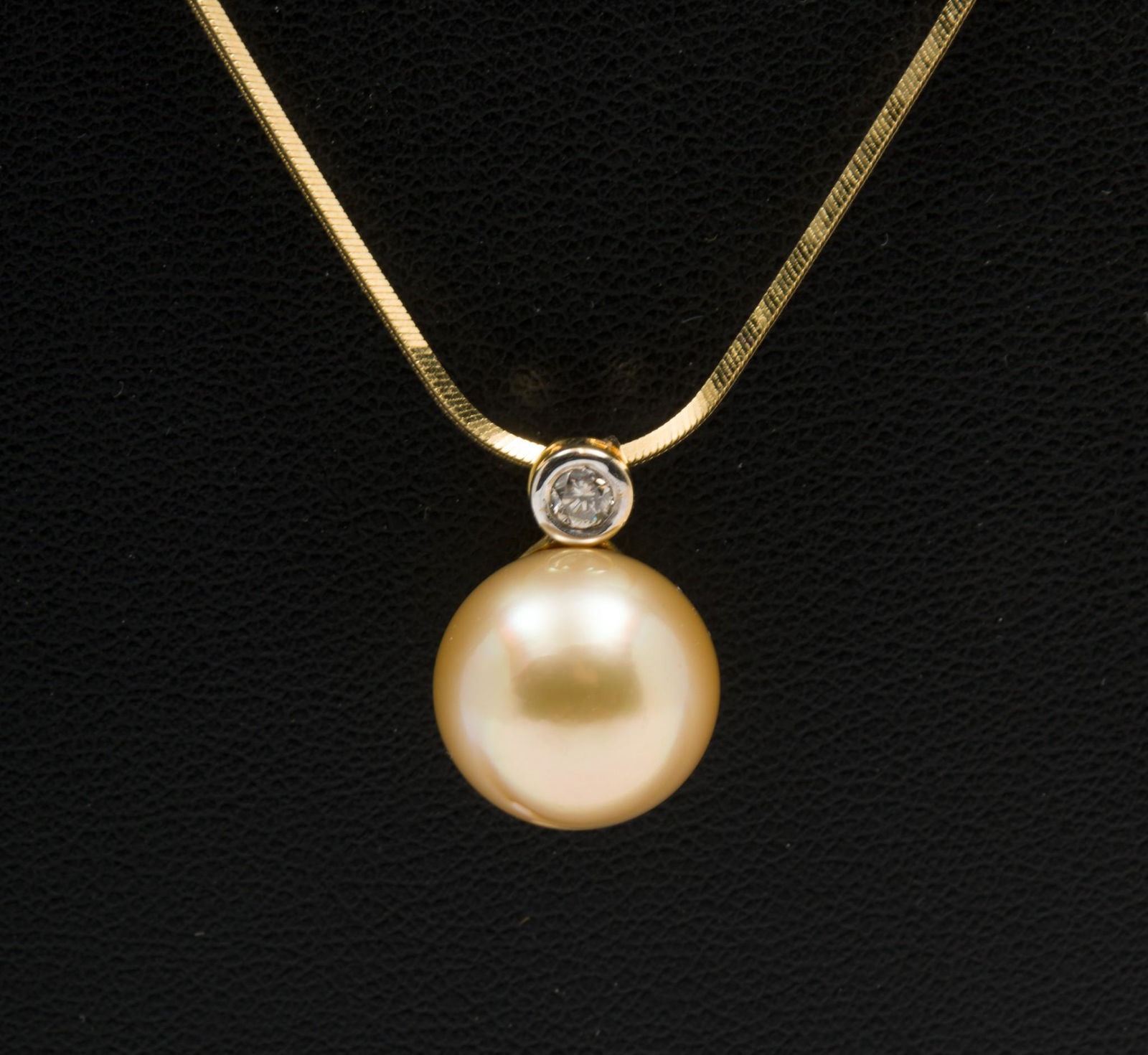 14K Gold South Sea Pearl & Diamond Pendant Necklace (1 of 5)