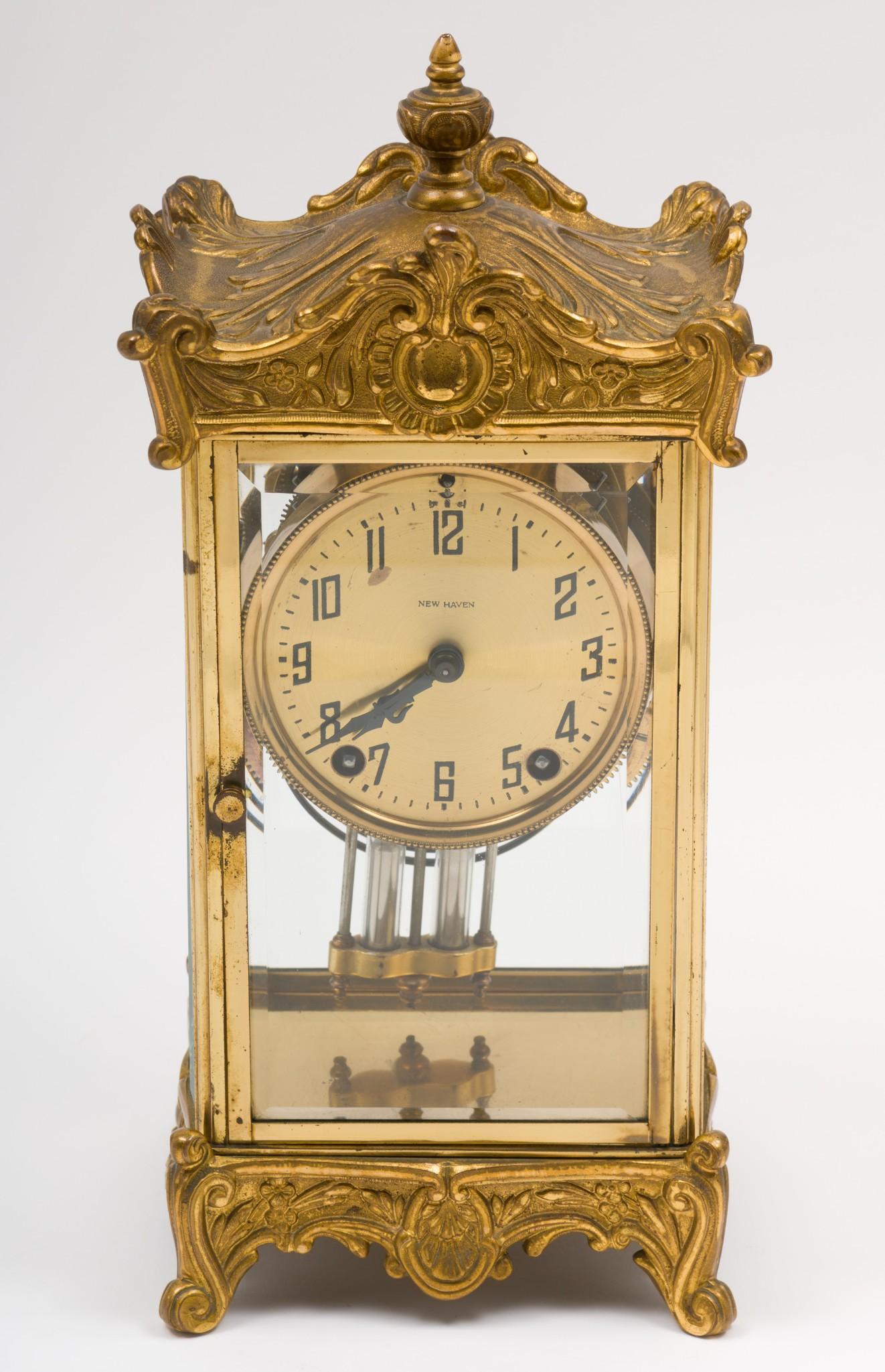 New Haven Crystal Regulator Shelf Clock (1 of 8)