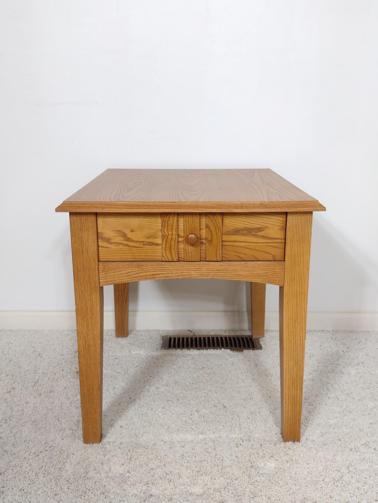 Oak Single Drawer End Table (1 of 5)