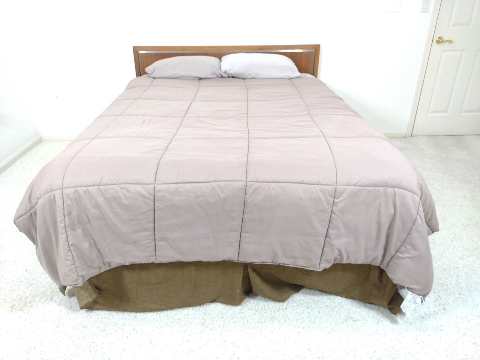 Walnut Queen Size Bed (1 of 5)