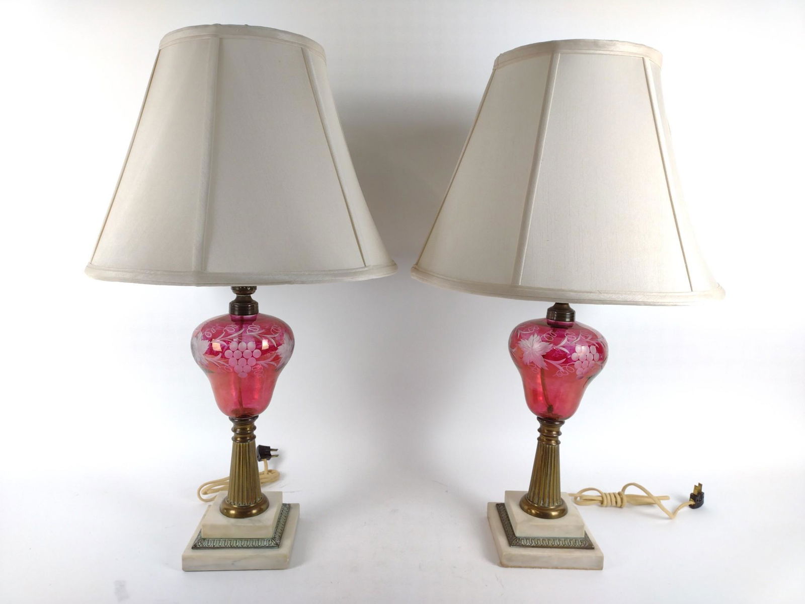 Pr Cut to Cranberry Table Lamps (1 of 3)