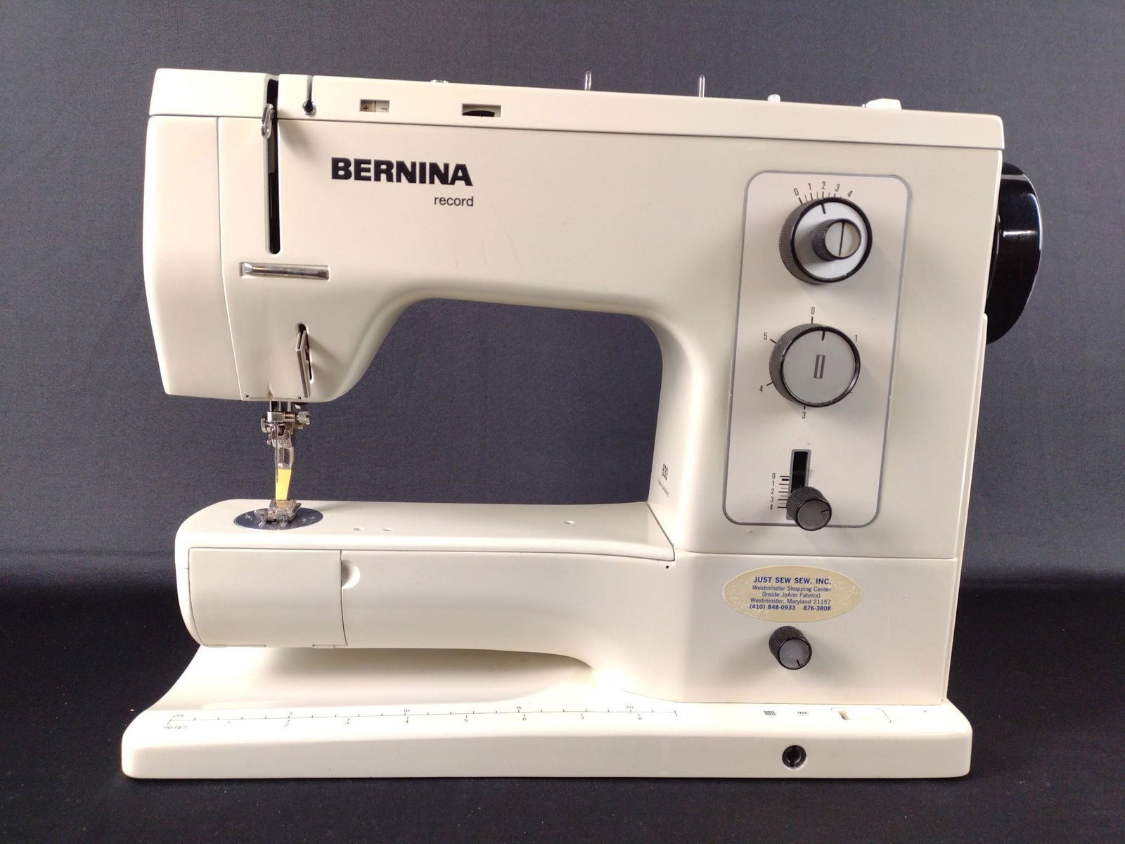 Bernina Record Sewing Machine (1 of 5)