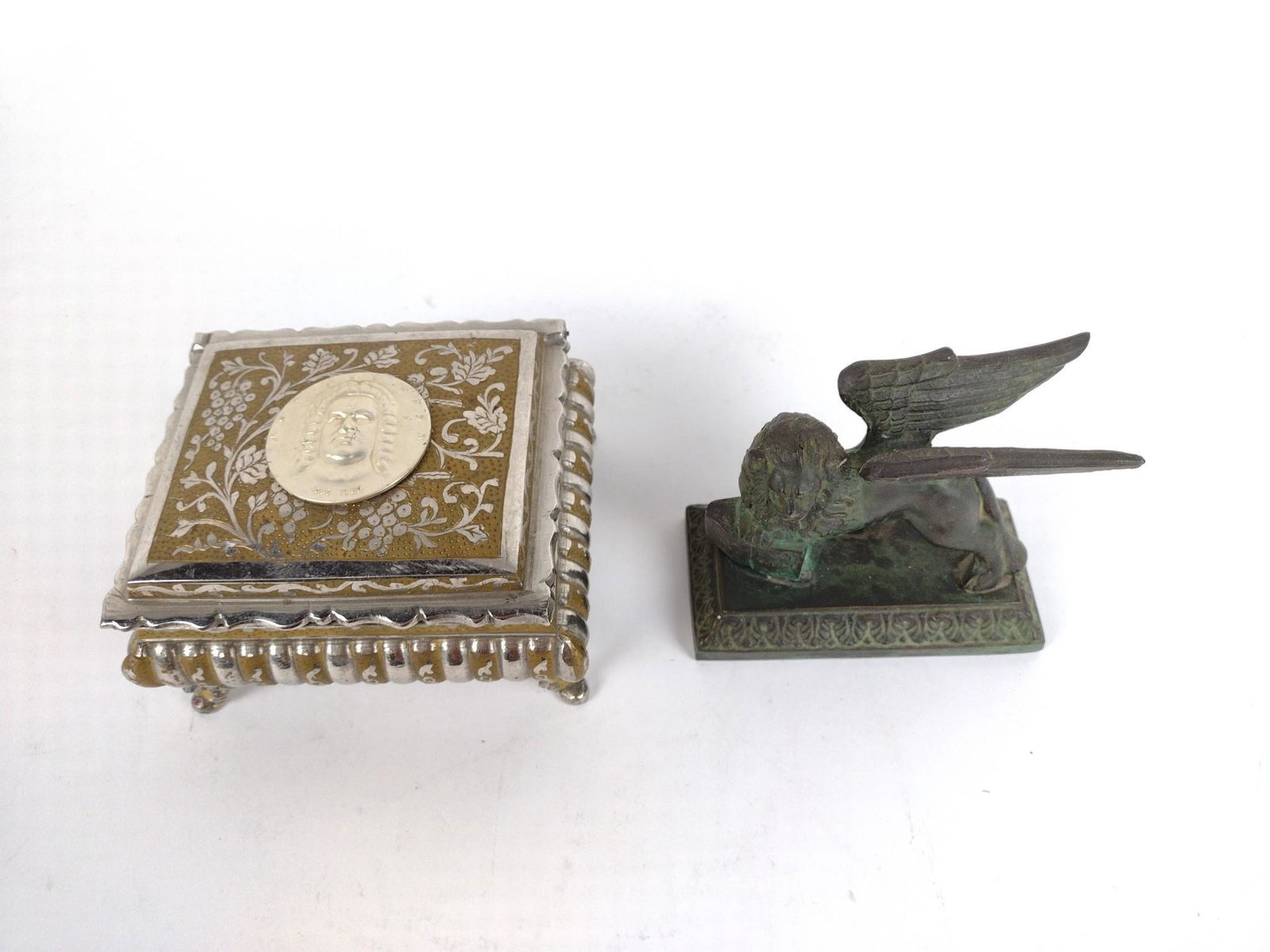 2 Pcs incl Thorens Bach Minuet in G Major Music Box (1 of 6)