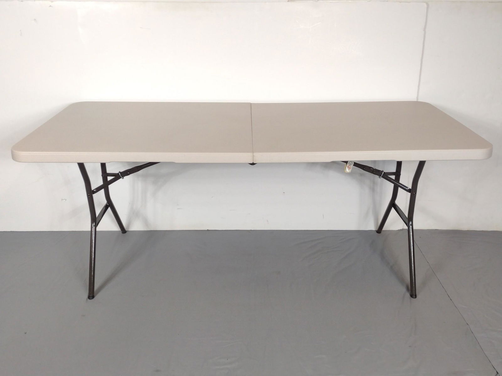 6' Lifetime Folding Table (1 of 5)