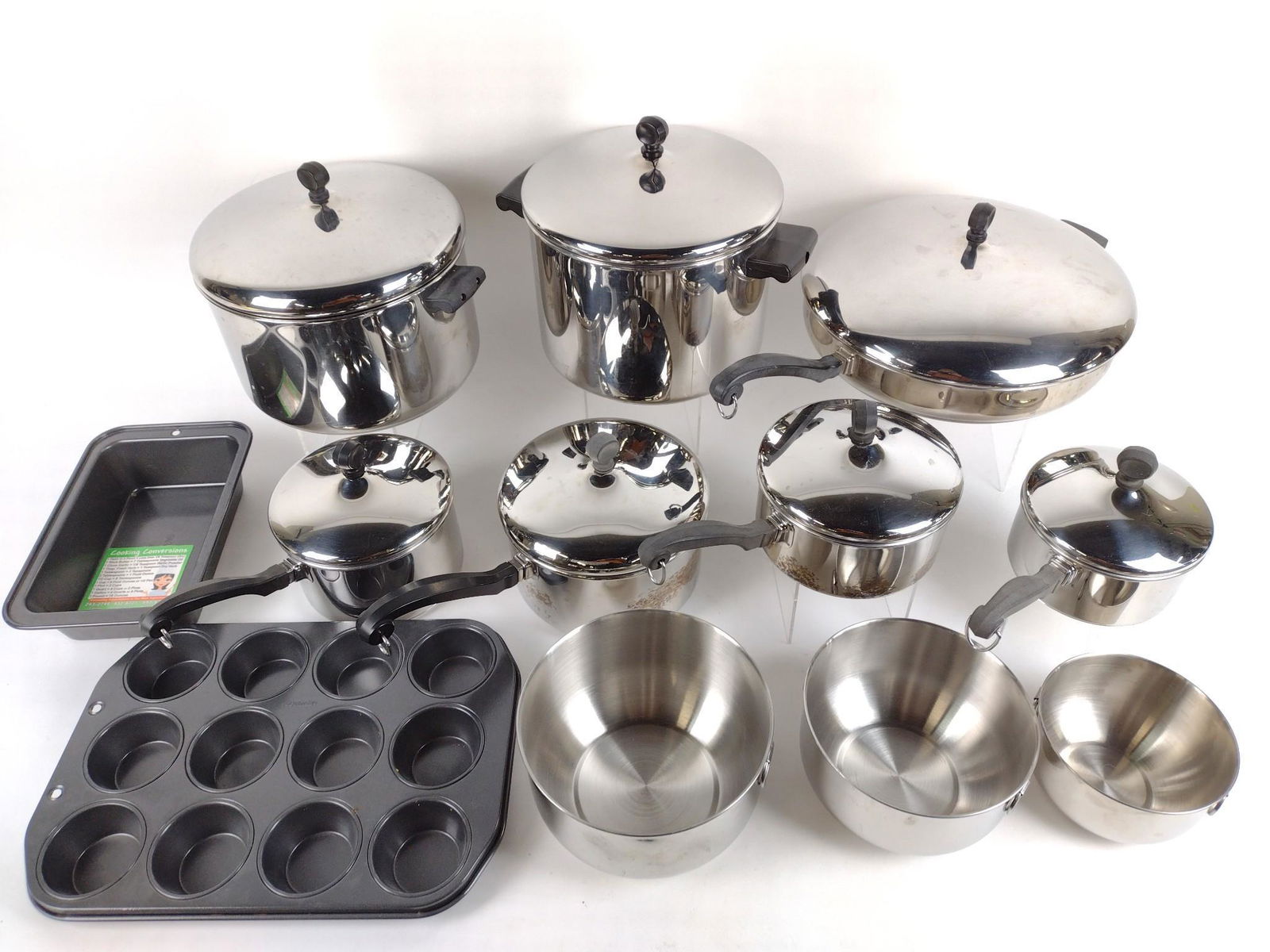 19 Pcs Farberware Stainless Steel Cookware Set (1 of 9)