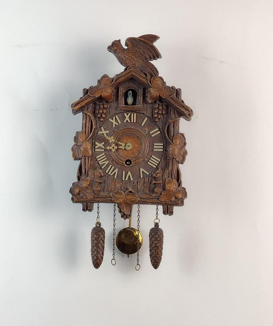 Pressed Wood Novelty Cuckoo Clock (1 of 2)