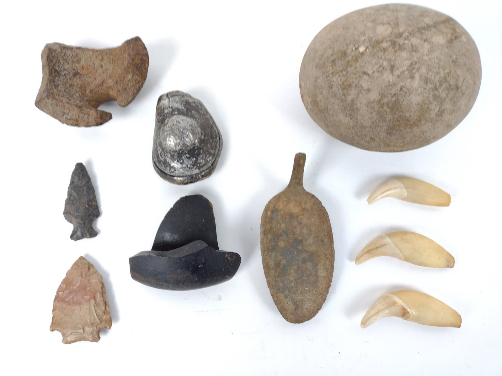 10 Excavated Articles incl Arrowheads: 2" to 4" long. JB IMPORTANT: Before bidding, please read the terms and conditions. When you registered for the auction you agreed to these terms and will be required to comply with them.