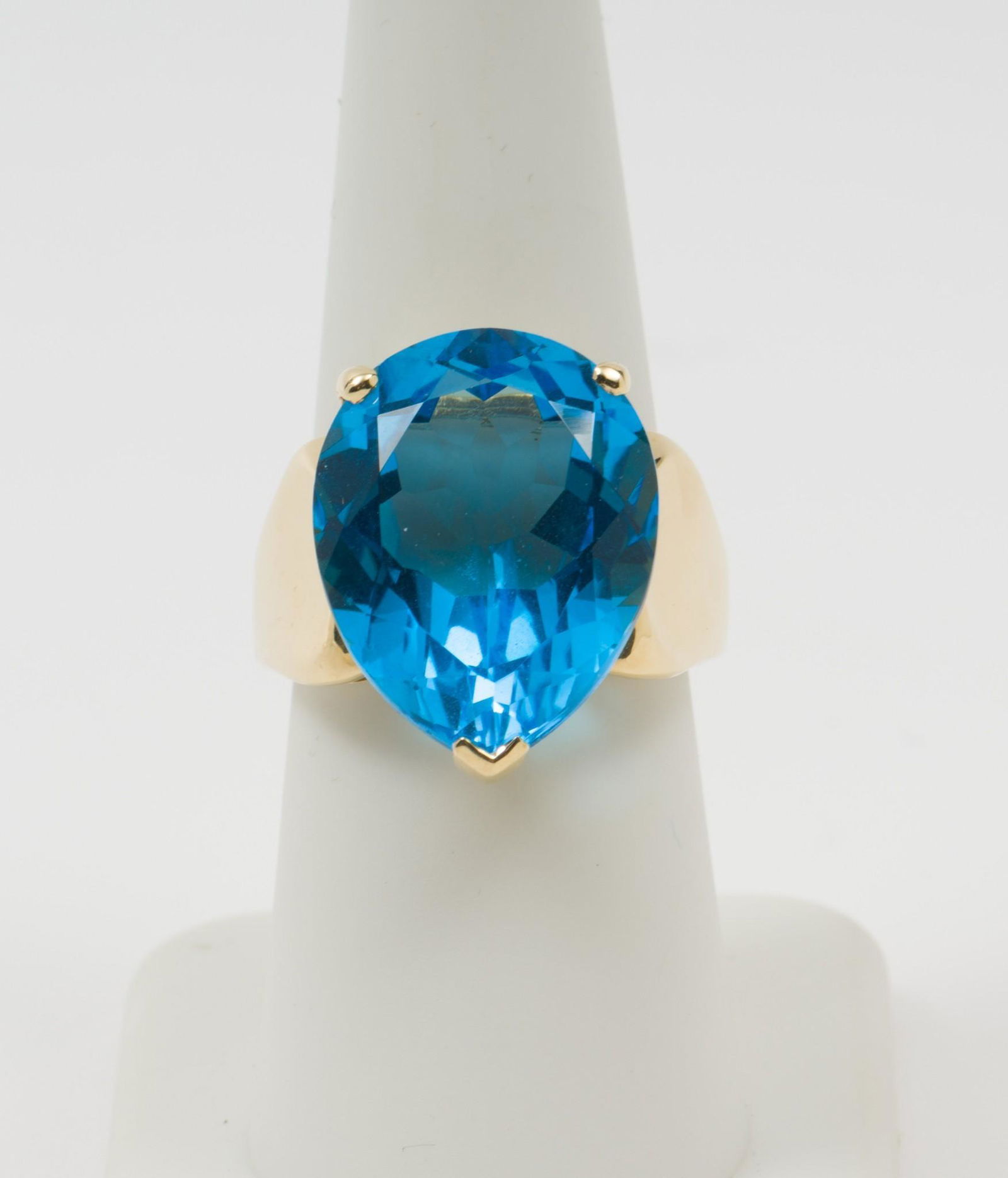 14k Gold & 16.7 Ct Blue Topaz Ring (1 of 5)