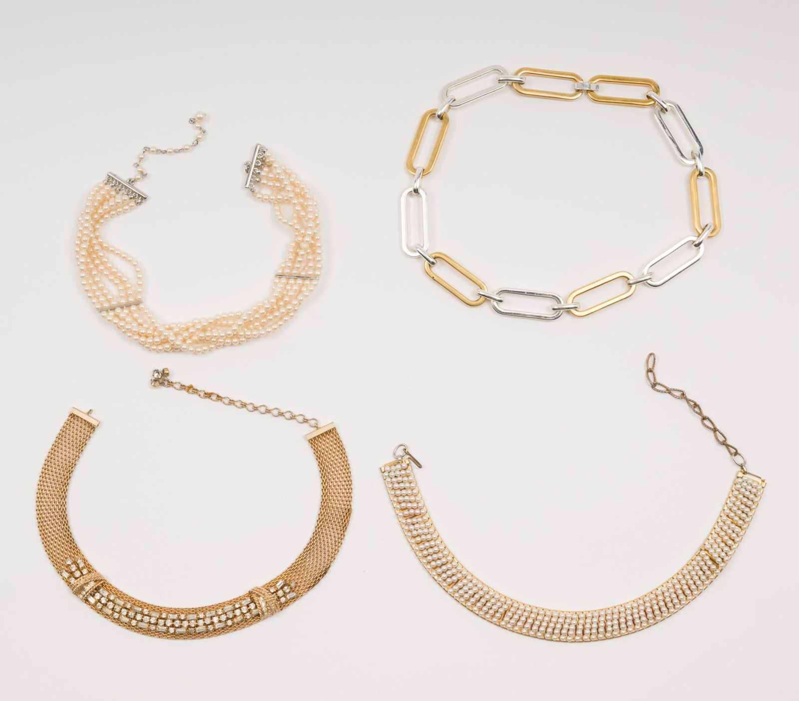 4 Vintage Chokers and Necklaces (1 of 10)