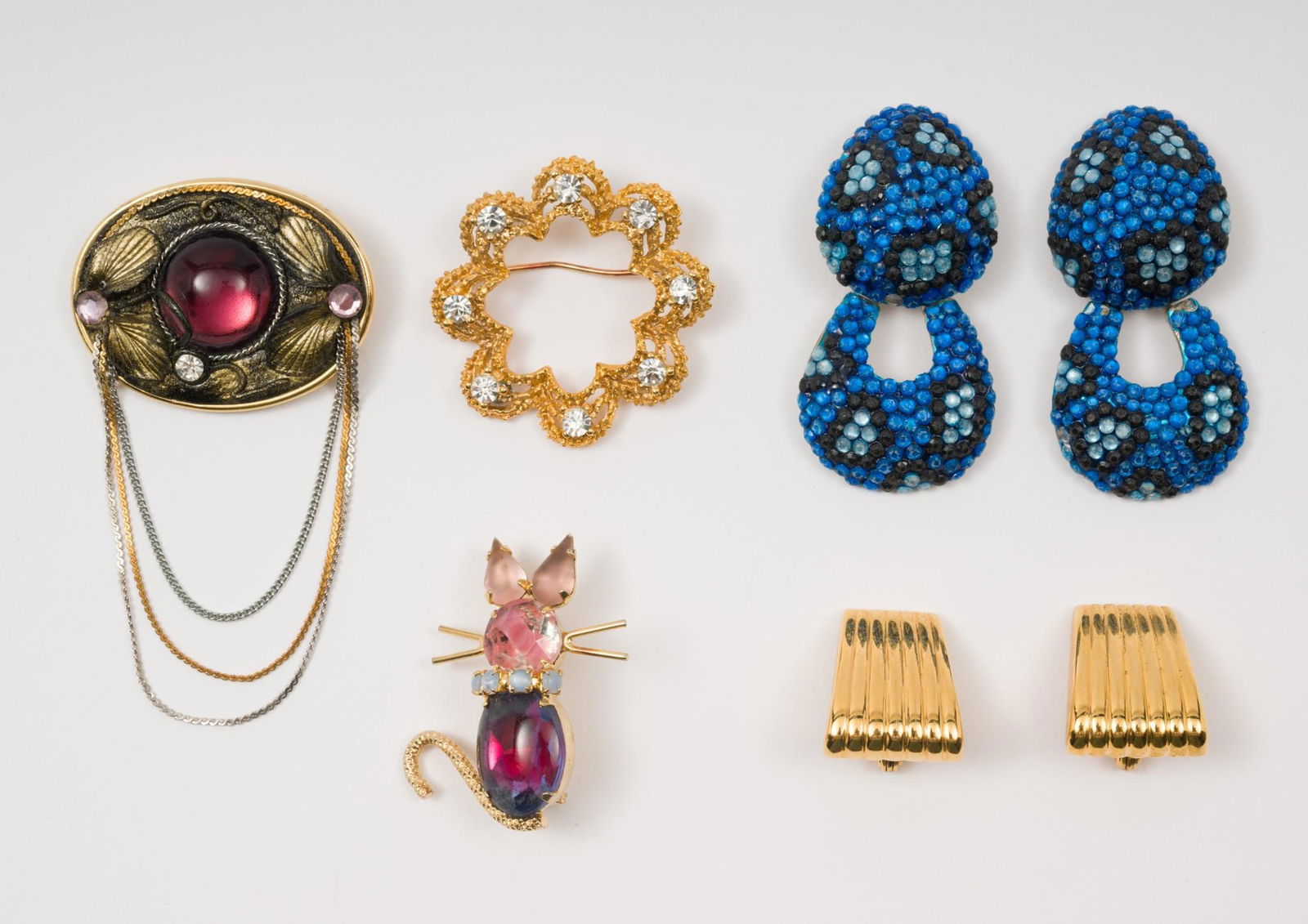 5 Pcs Vintage Jewelry Incl Brooches (1 of 13)