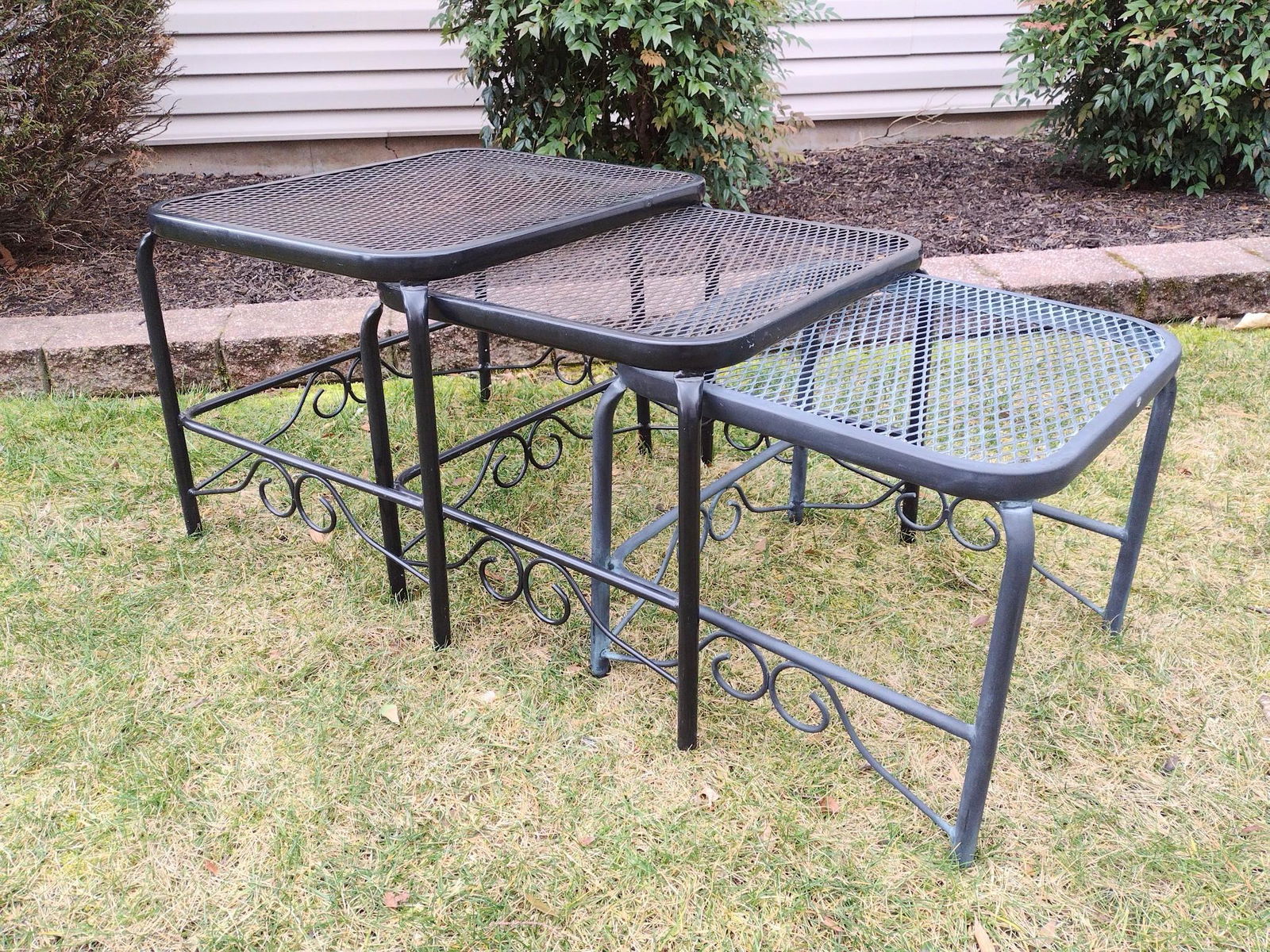 Set Of 3 Metal Nesting Tables (1 of 3)