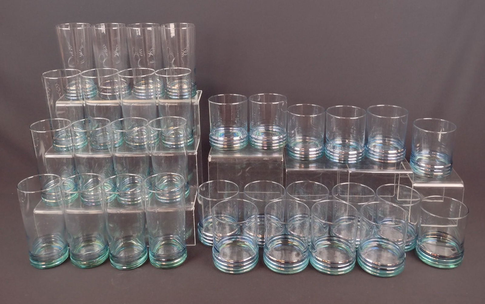 32 Pcs Glassware (1 of 3)