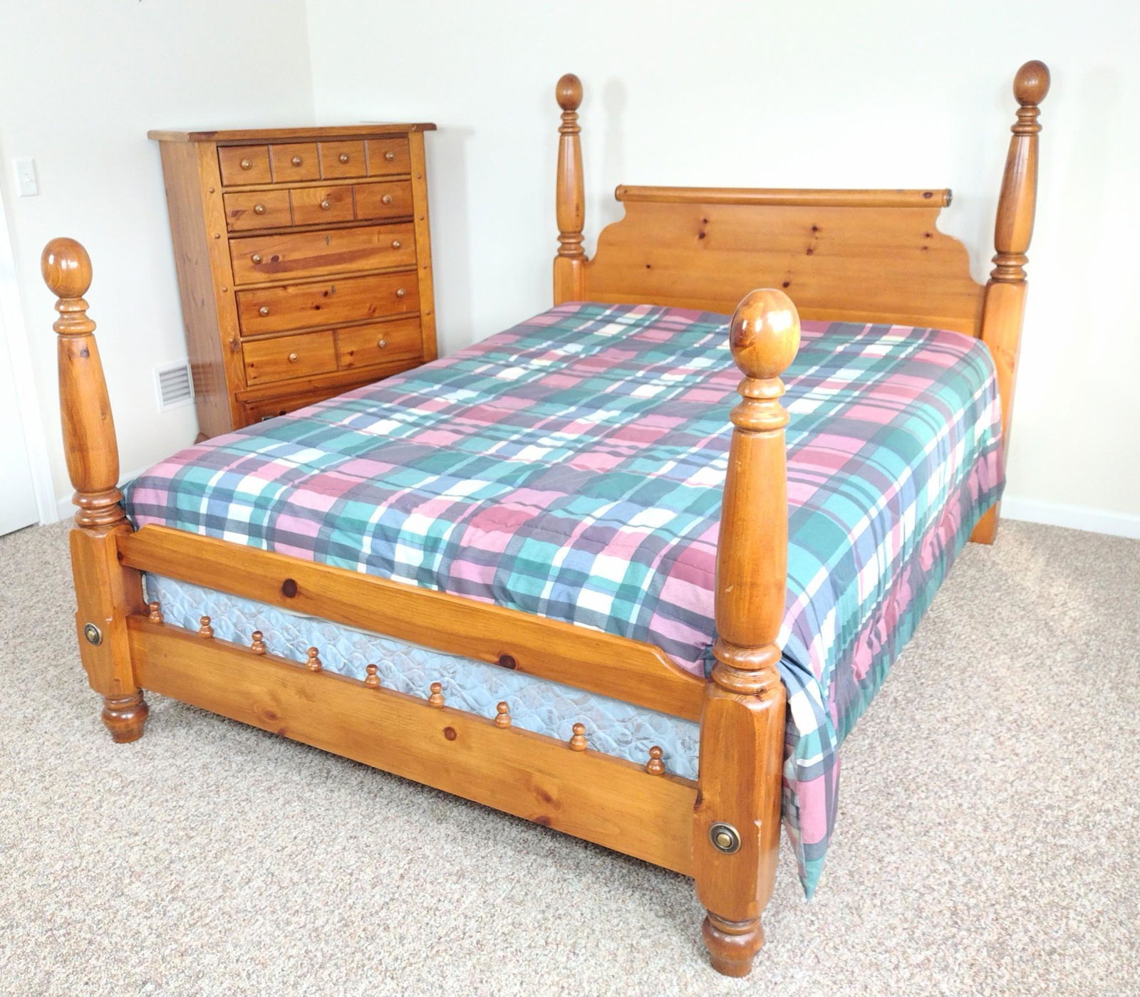 Two Pc Bedroom Set (1 of 9)