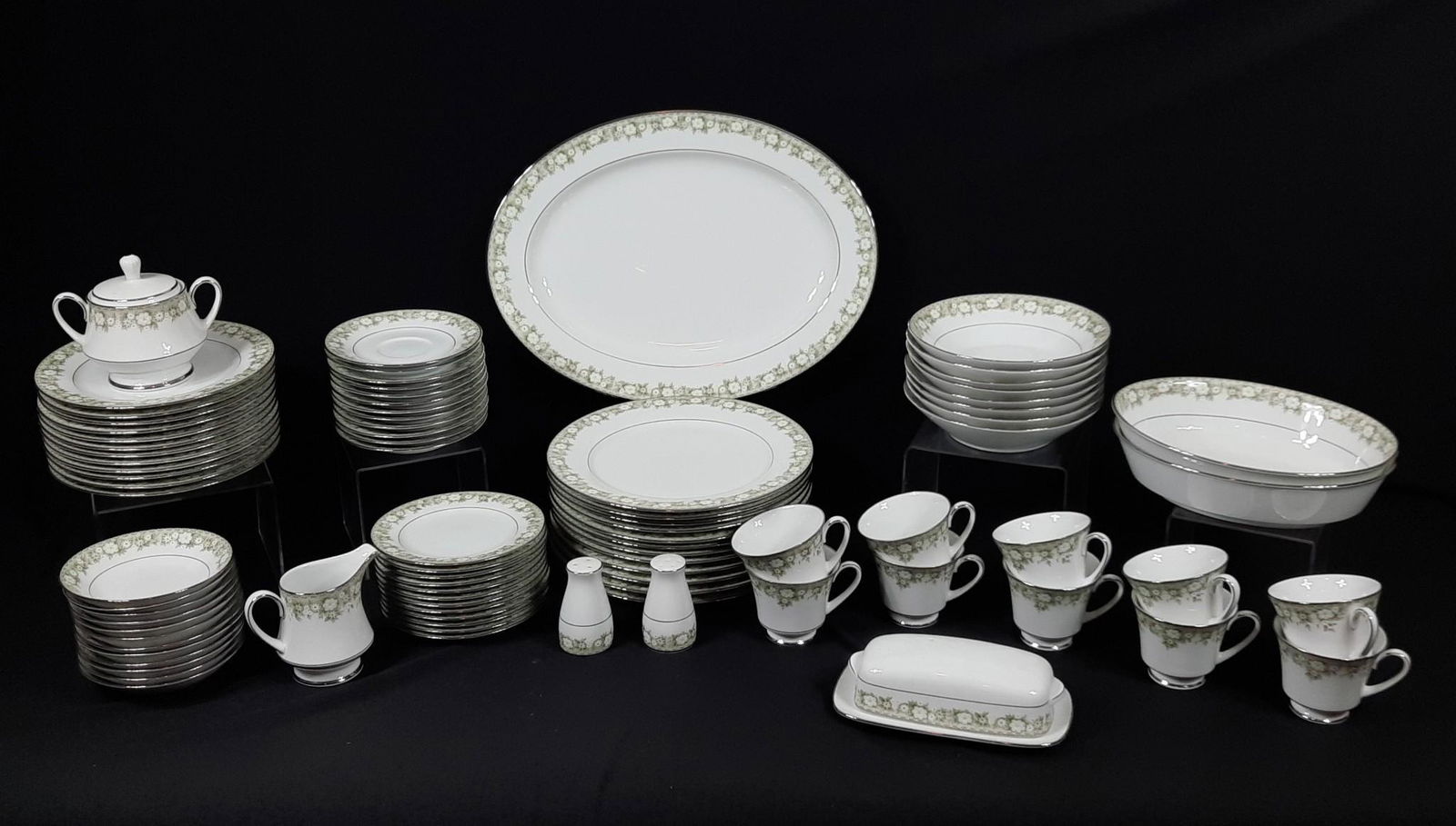 92 Pcs Noritake "Princeton" Dinnerware (1 of 3)