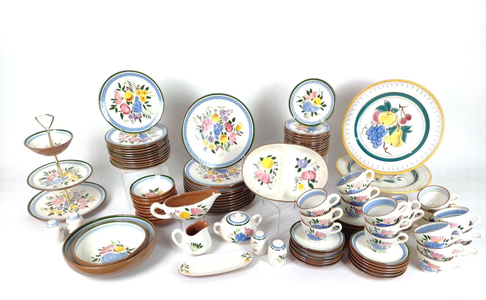 98 Pcs Stangl "Fruit & Flowers" Dinnerware (1 of 5)