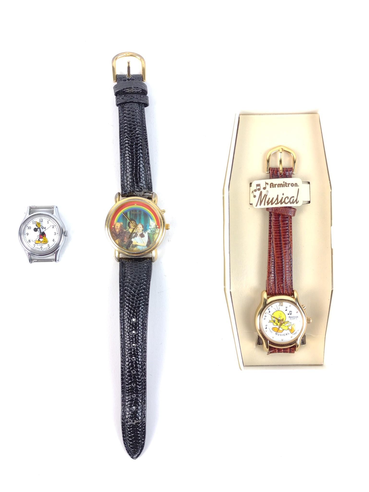 3 Watches incl The Looney Tunes (1 of 7)