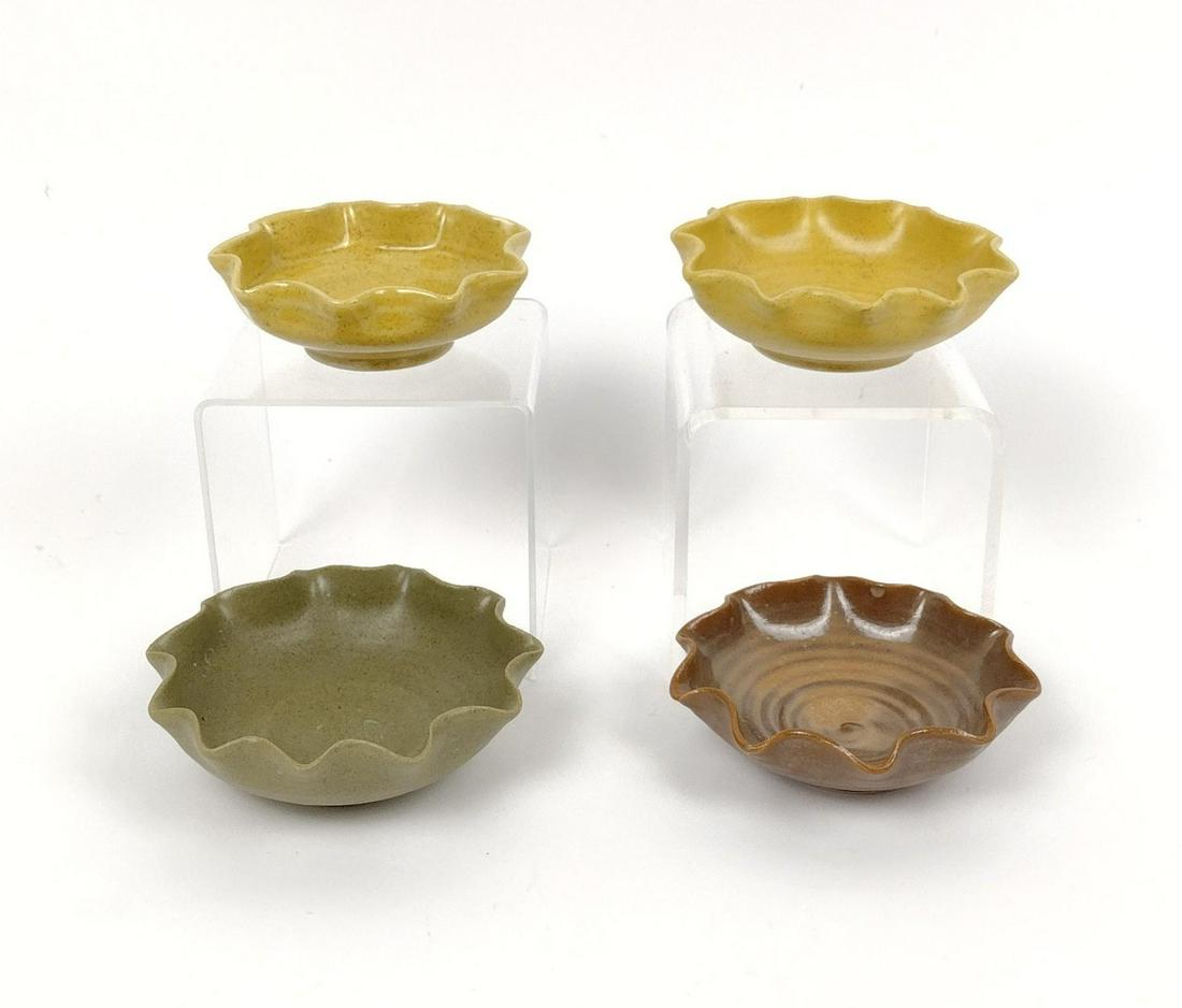 4 Pigeon Forge Pottery Ruffled Dishes (1 of 2)