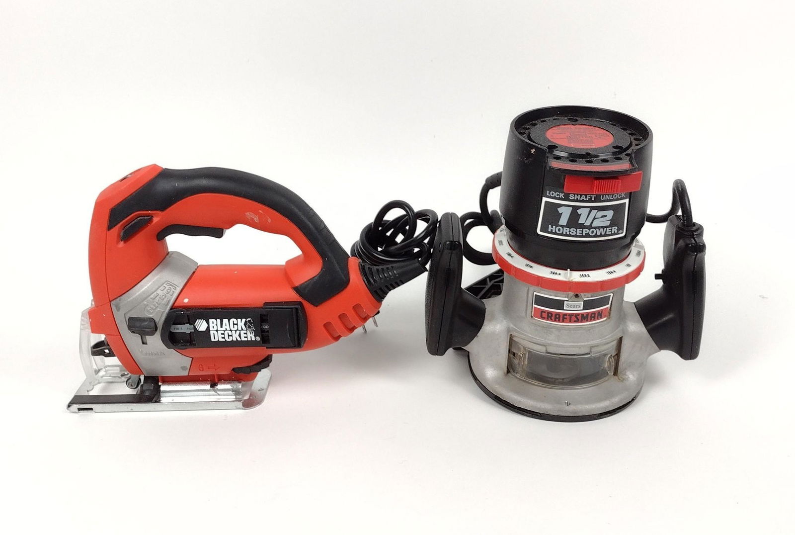 Black and 2024 decker jigsaw js600