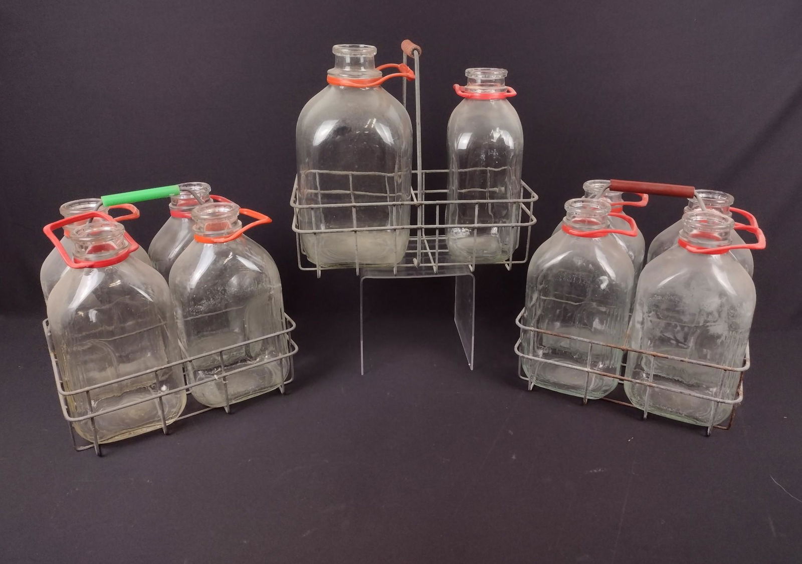 10 Unbranded Milk Bottles in Carriers (1 of 1)