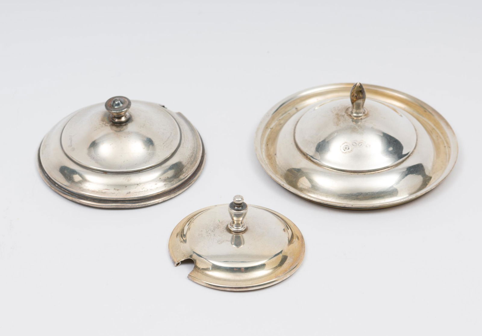 3 Sterling Lids: 1-3/4" to 2-3/4" diameter .96 ozt. DC/ML IMPORTANT: Before bidding, please read the terms and conditions. When you registered for the auction you agreed to these terms and will be required to comply w