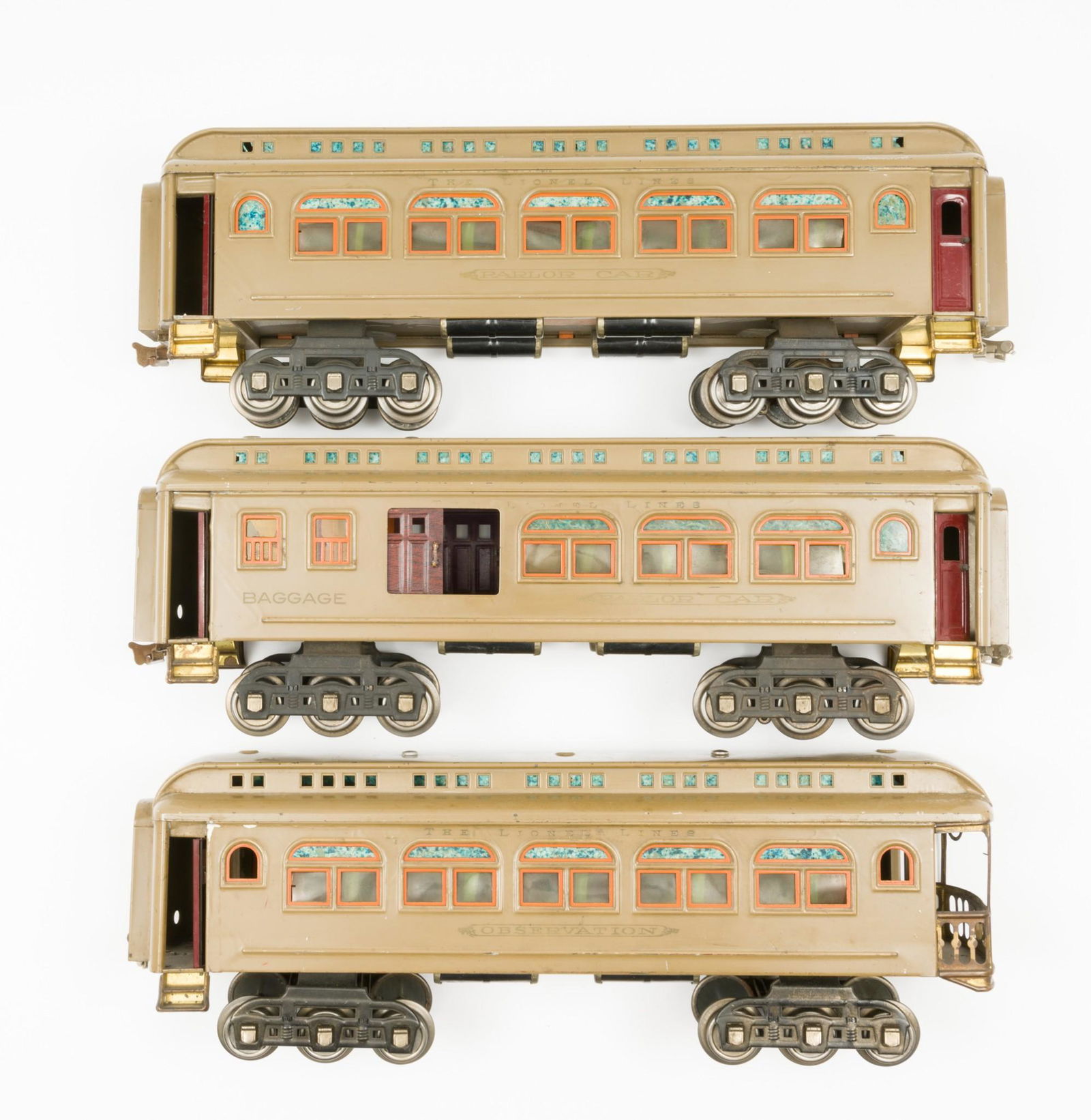 3 Pre-War Lionel Cars in Mojave (1 of 6)