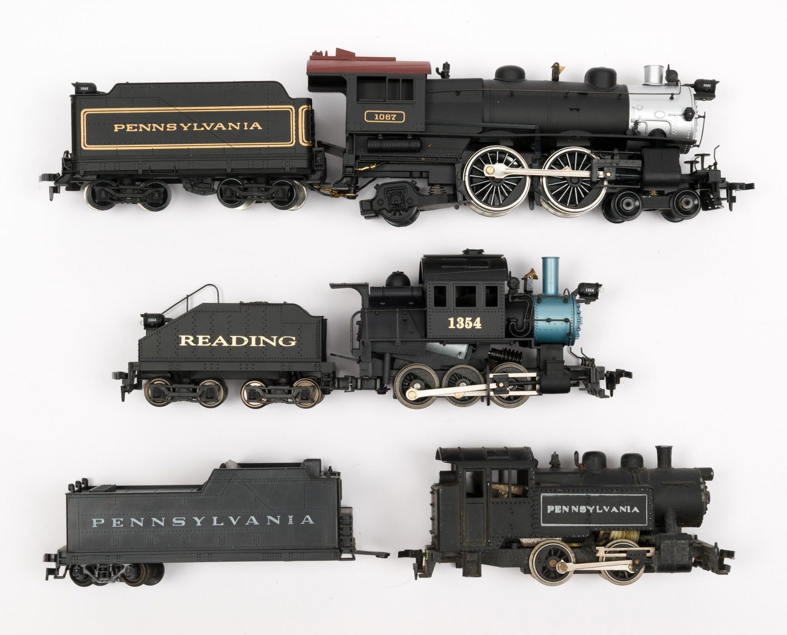 3 HO Mantua Steam Engines and Coal Cars (1 of 5)