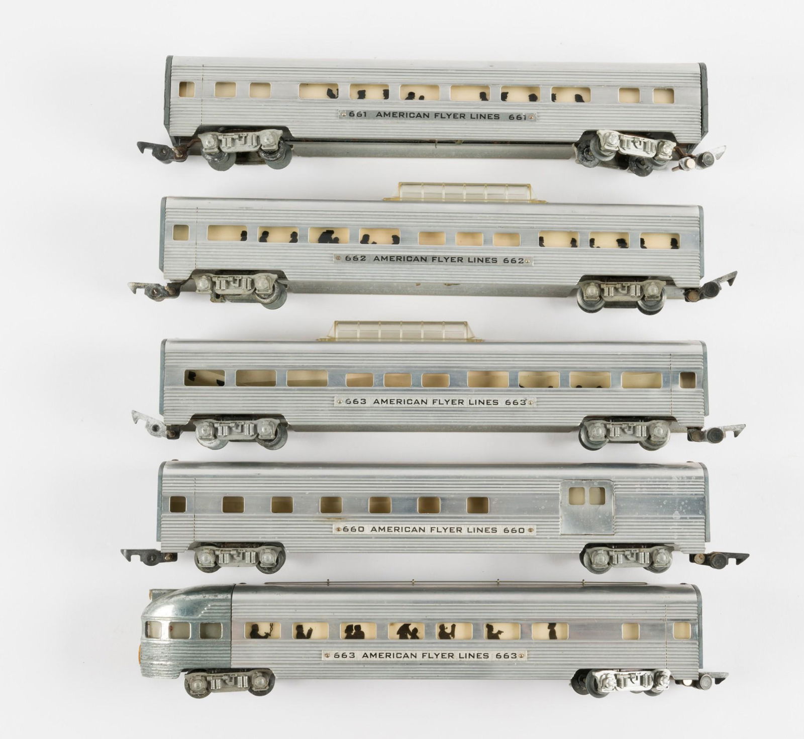 5 American Flyer Passenger Cars (1 of 4)