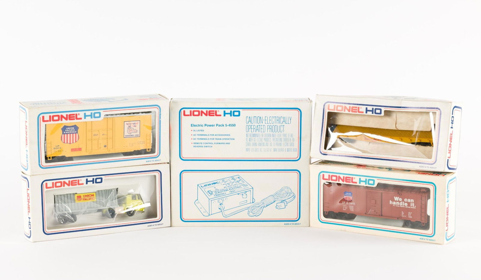 5 Lionel HO Pieces Incl. Electric Power Pack (1 of 3)