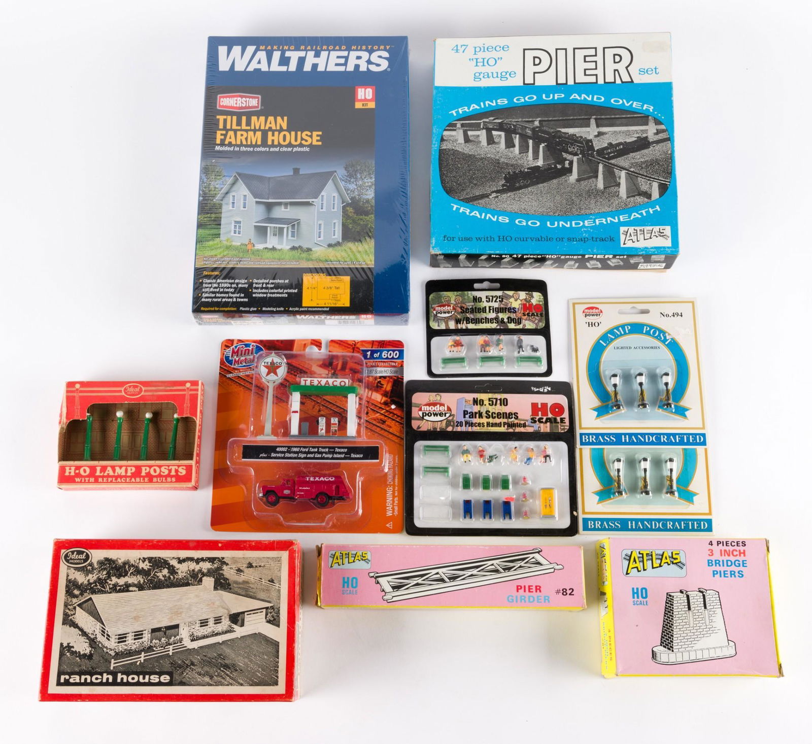 11 HO Train Accessories Incl Walthers (1 of 4)