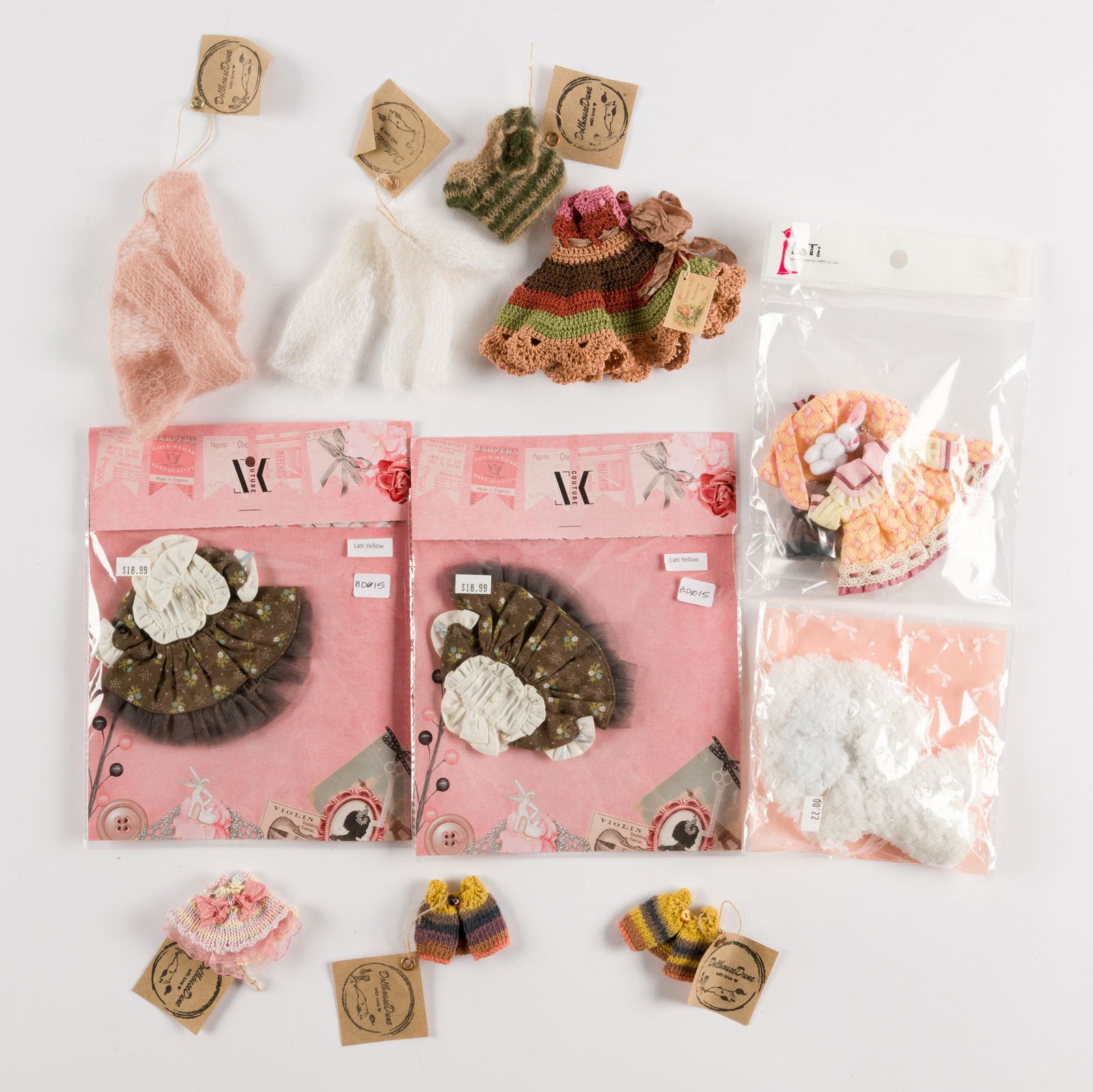 11 Pieces Of Doll Clothes Incl. Lati (1 of 5)