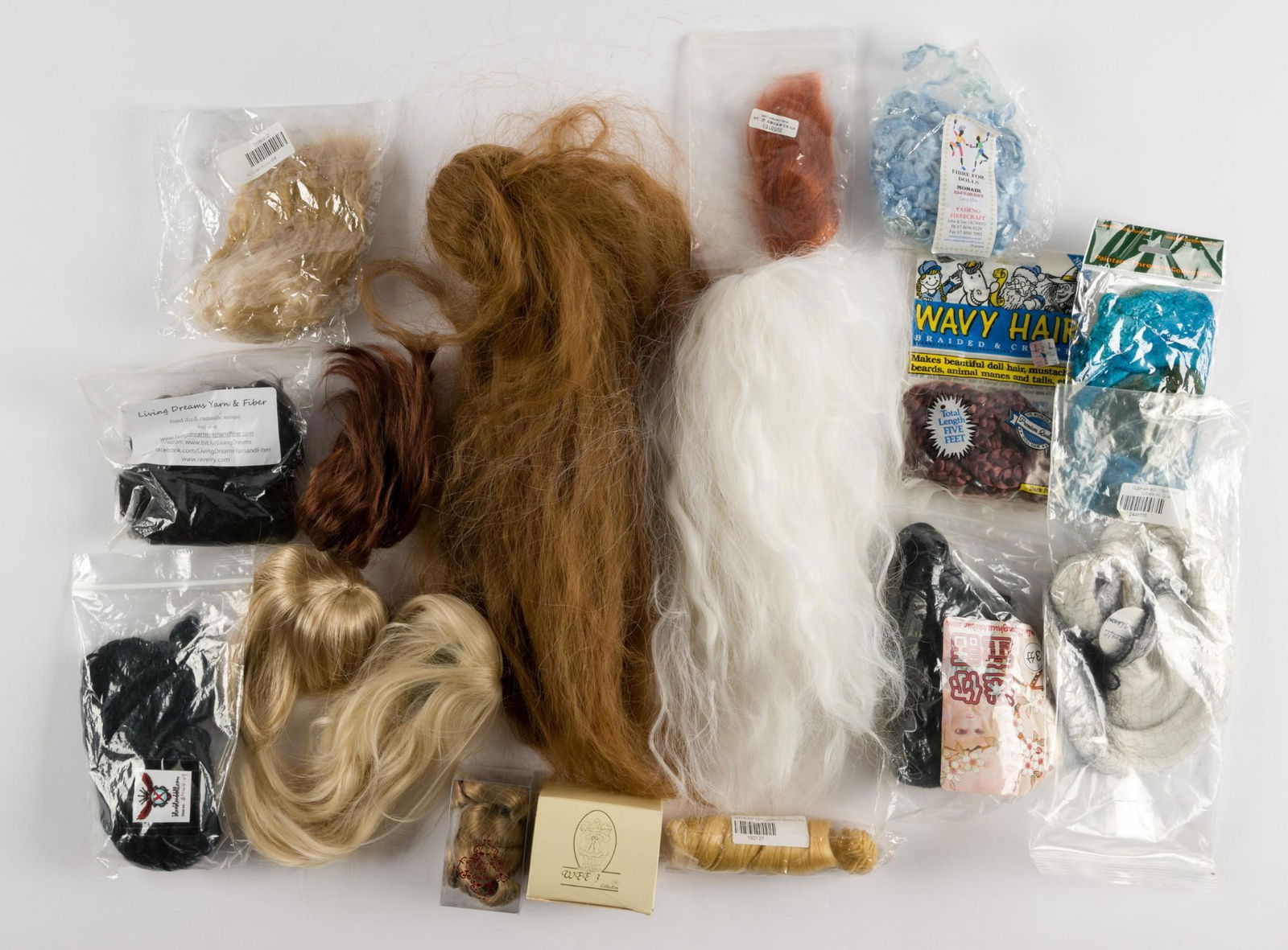 17 Doll Wigs Incl. Ruby Red Galleria (1 of 5)