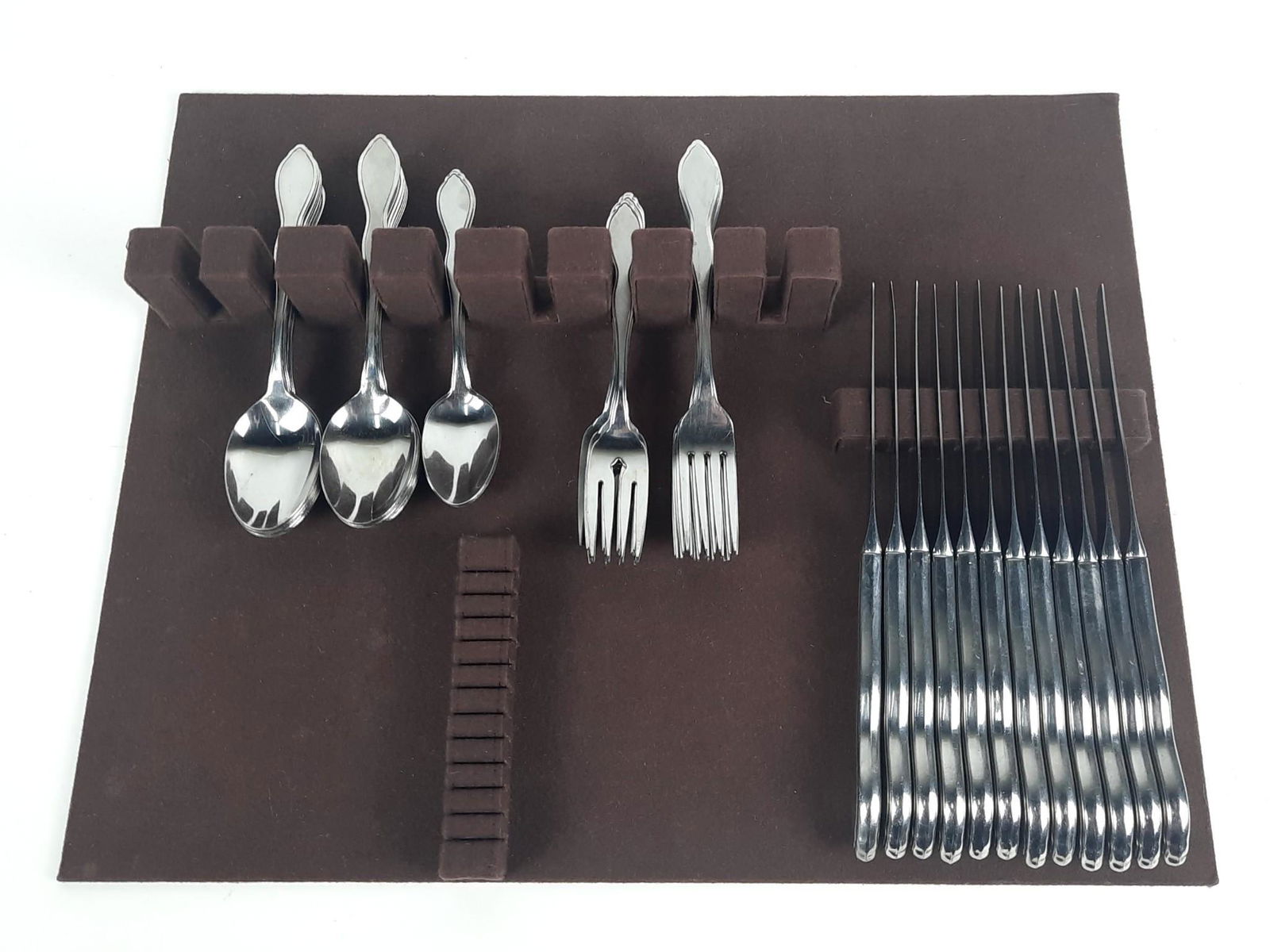 42 Pcs Roger's Oneida Ltd Flatware (1 of 3)